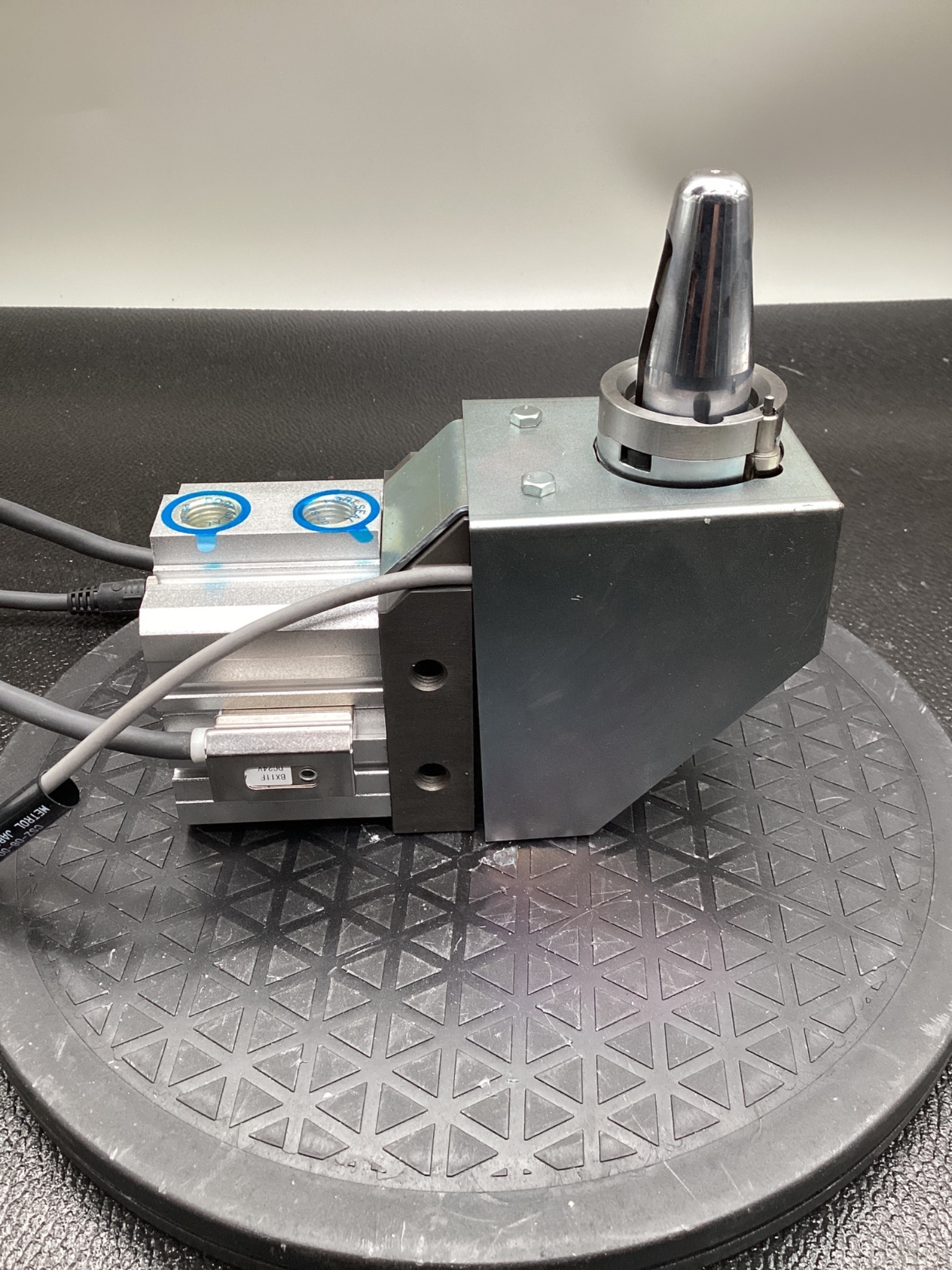 PARKER WDHC-H-SD50-248-YF2P-03YB165 PNEUMATIC CYLINDER USED 2