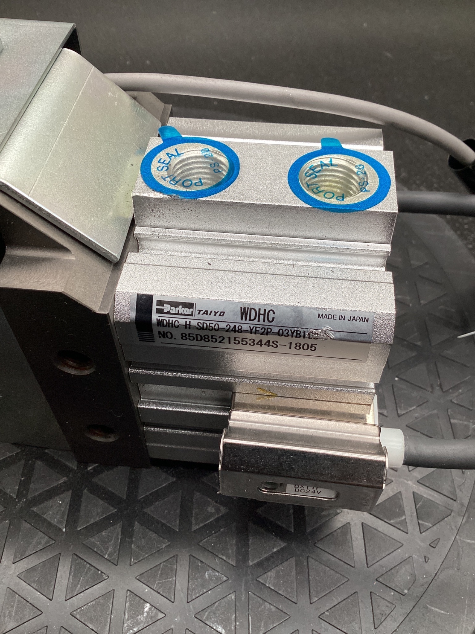 PARKER WDHC-H-SD50-248-YF2P-03YB165 PNEUMATIC CYLINDER USED 8