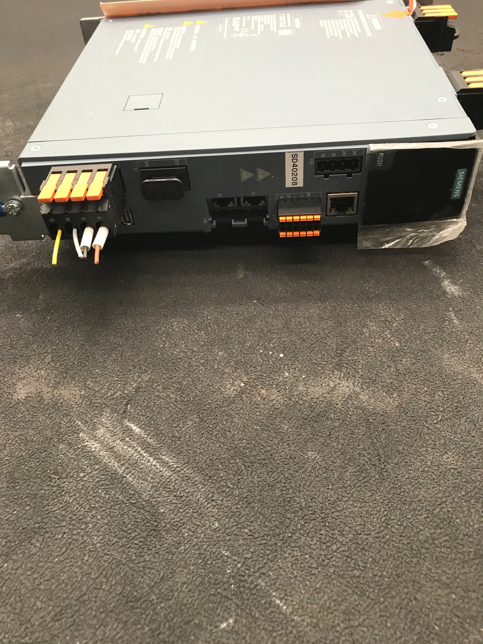 SIEMENS 6SL3210-5HE10-4UF0 SINAMICS S210 SERVO DRIVE USED 1