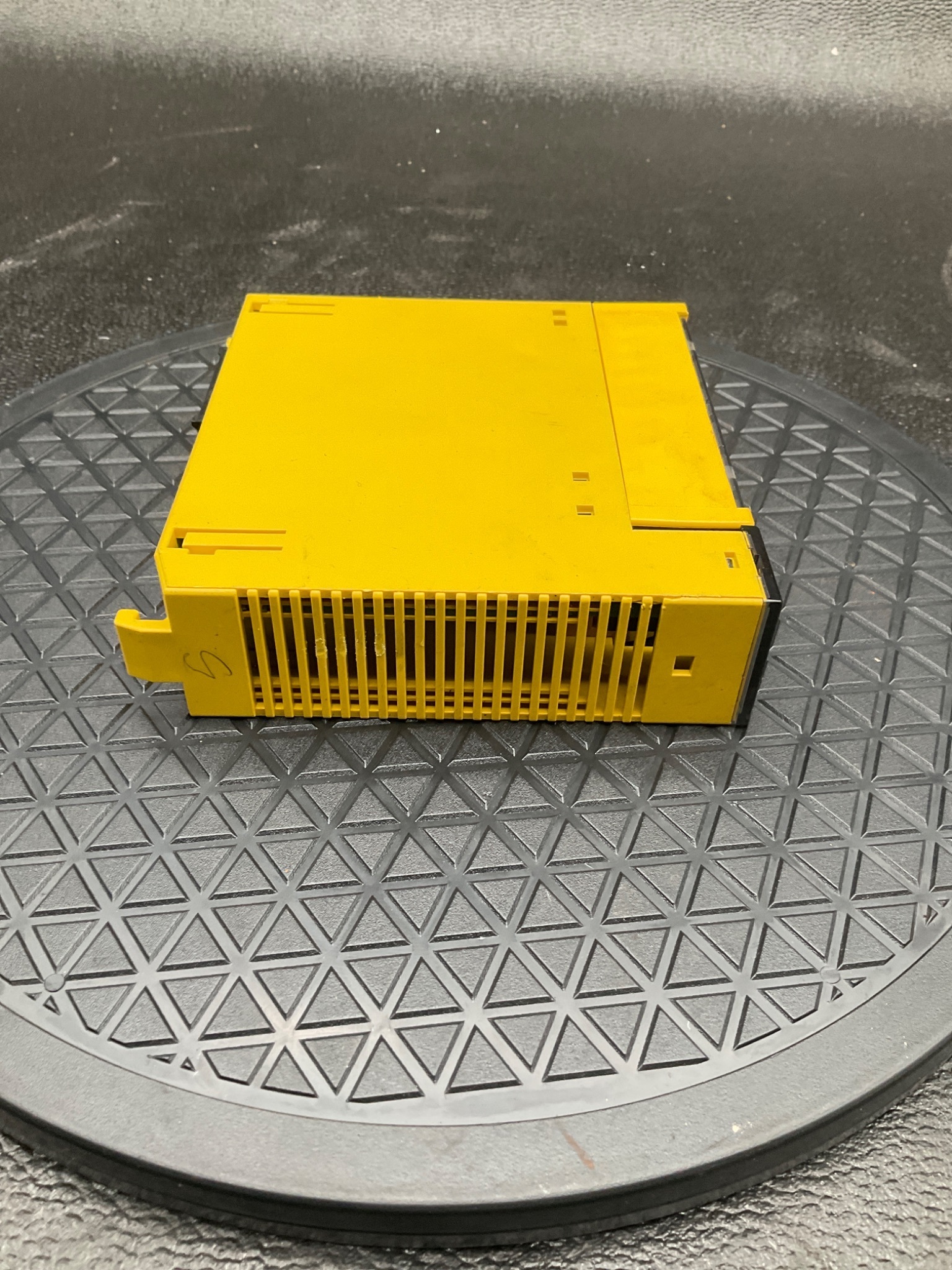 FANUC A03B-0819-C104 16PT DC INPUT MODULE AID16D UL USED 3