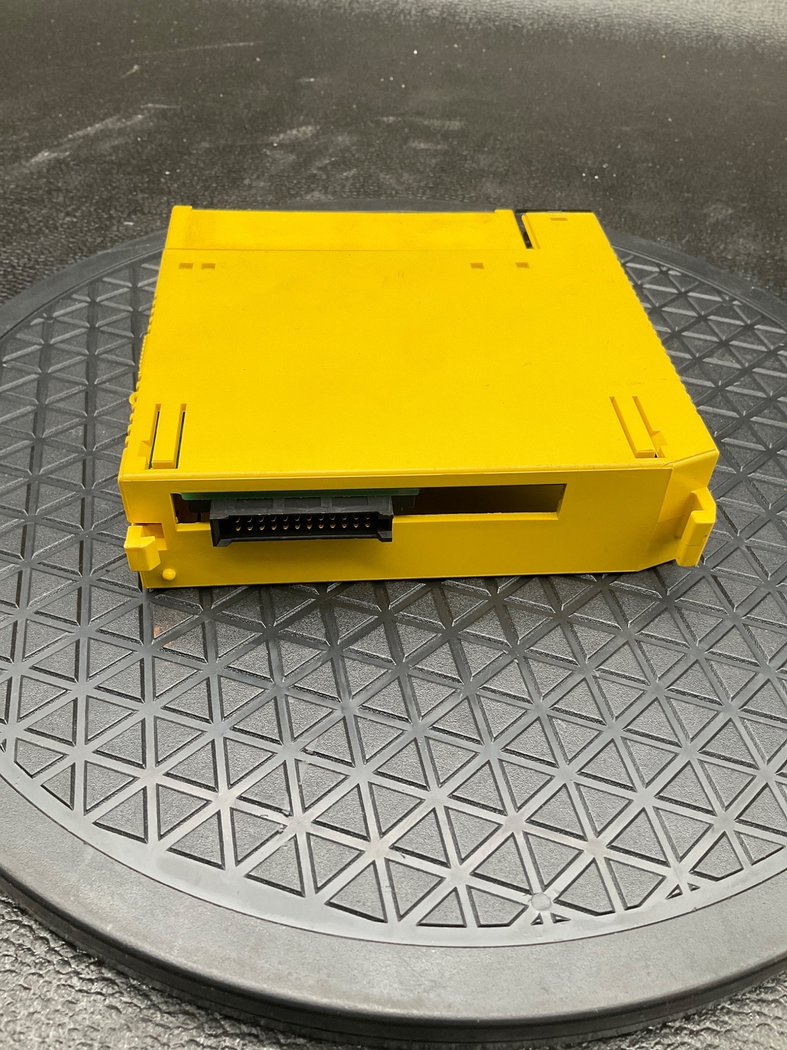 FANUC A03B-0819-C104 16PT DC INPUT MODULE AID16D UL USED 4