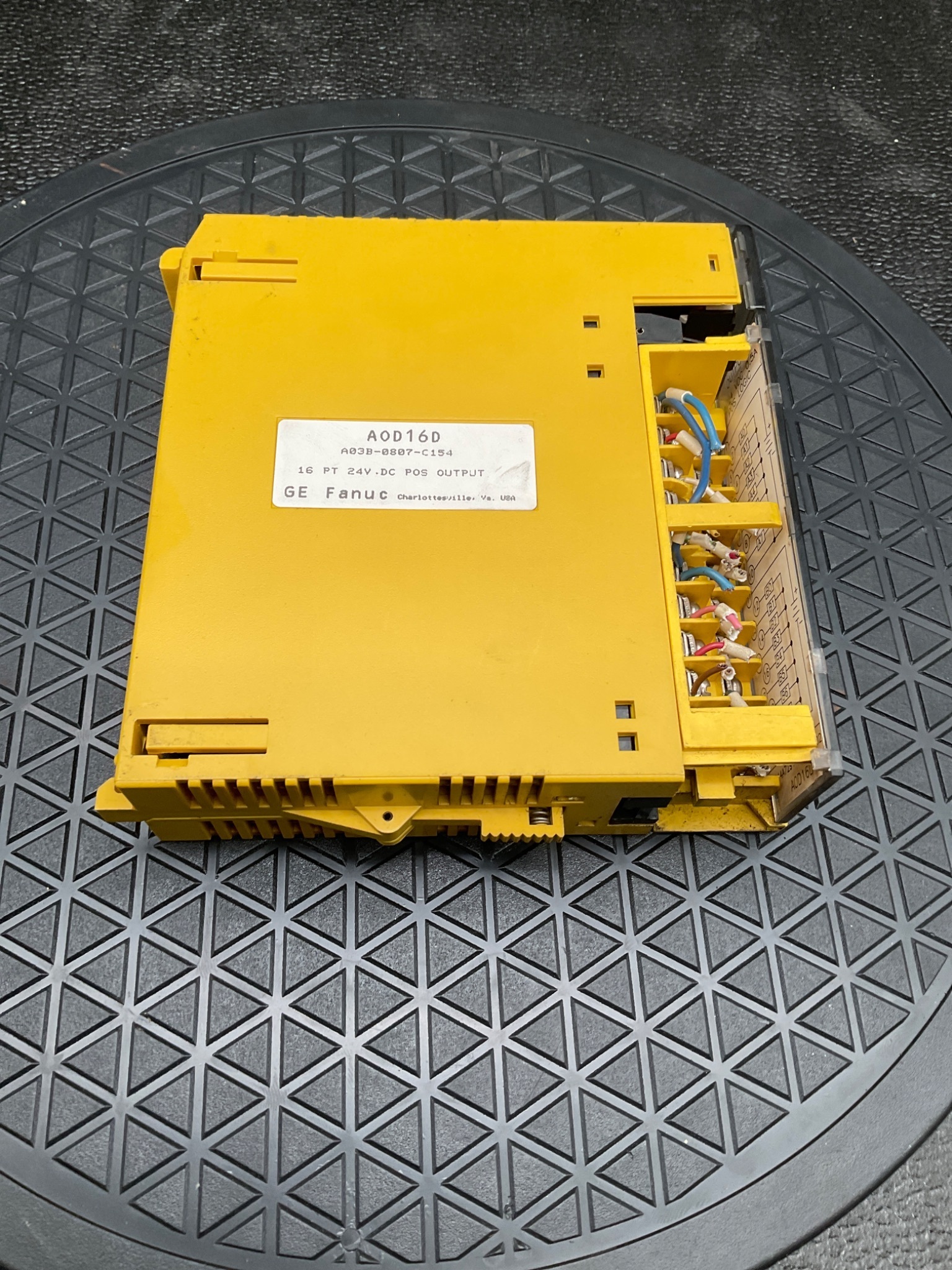 FANUC A03B-0807-C154 16PT DC OUTPUT MODULE AOD16D USED 1