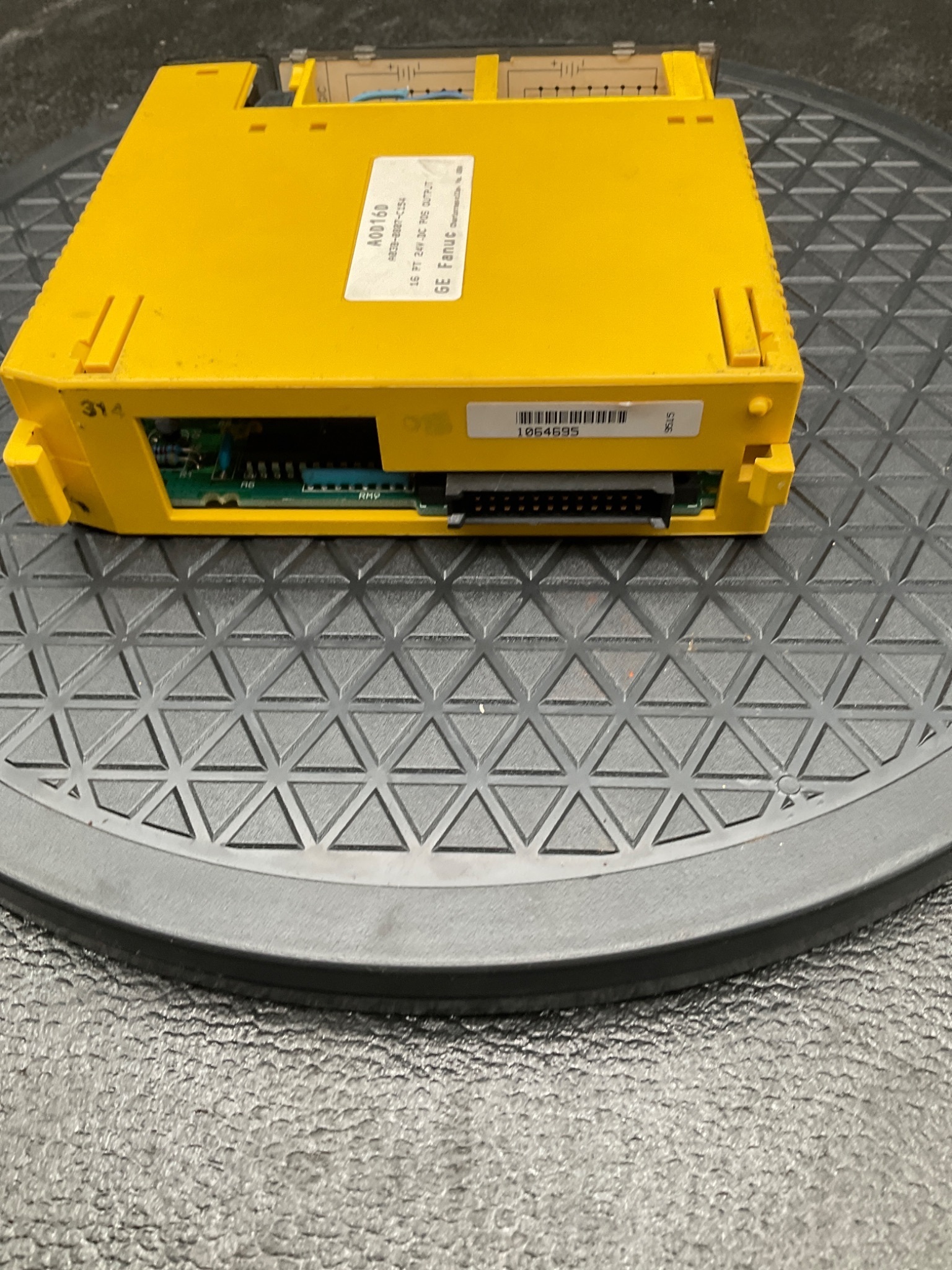 FANUC A03B-0807-C154 16PT DC OUTPUT MODULE AOD16D USED 4