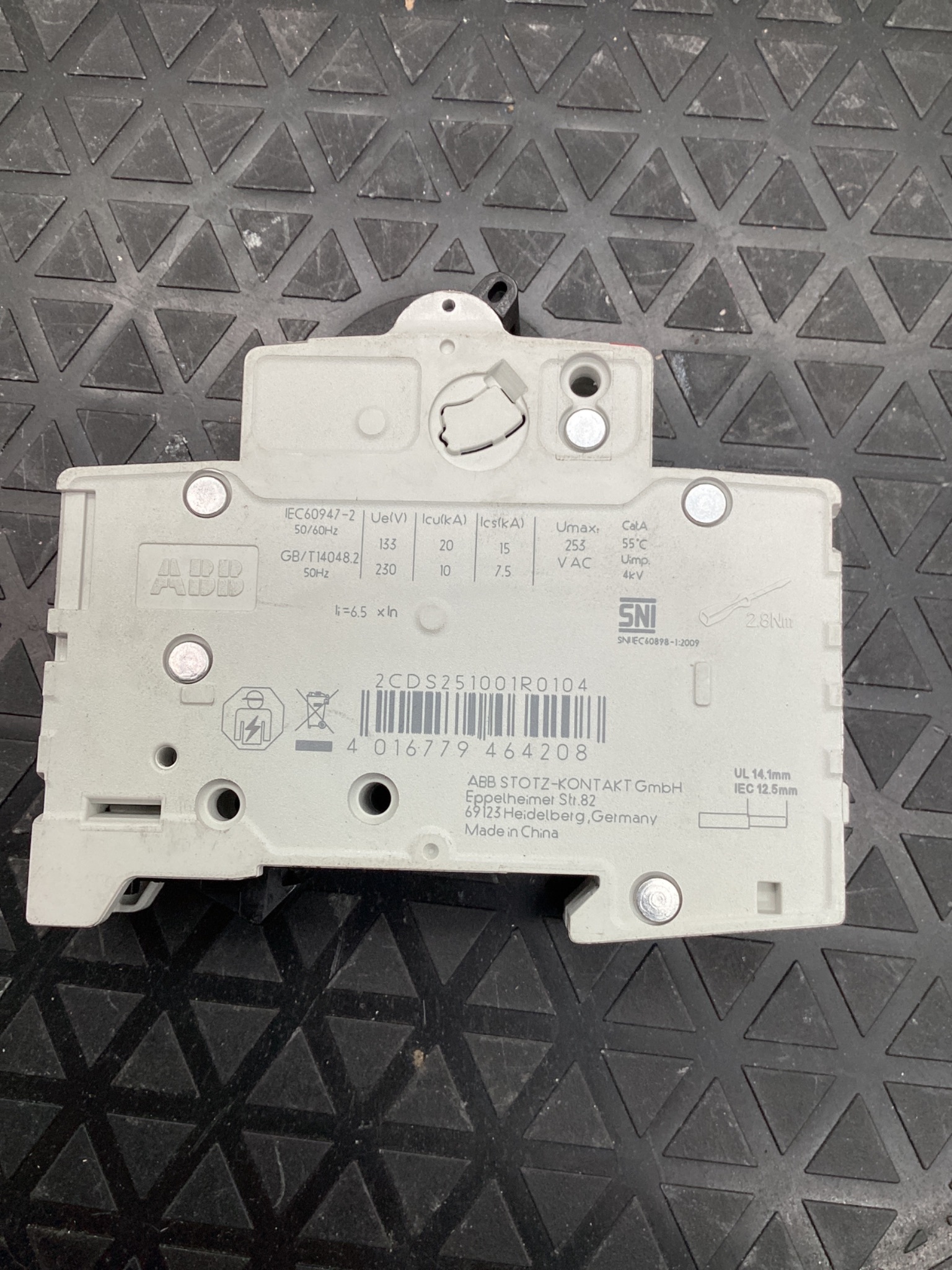 ABB 2CDS251001R0104 S201-C10 1P 10A 240V CIRCUIT BREAKER USED 1