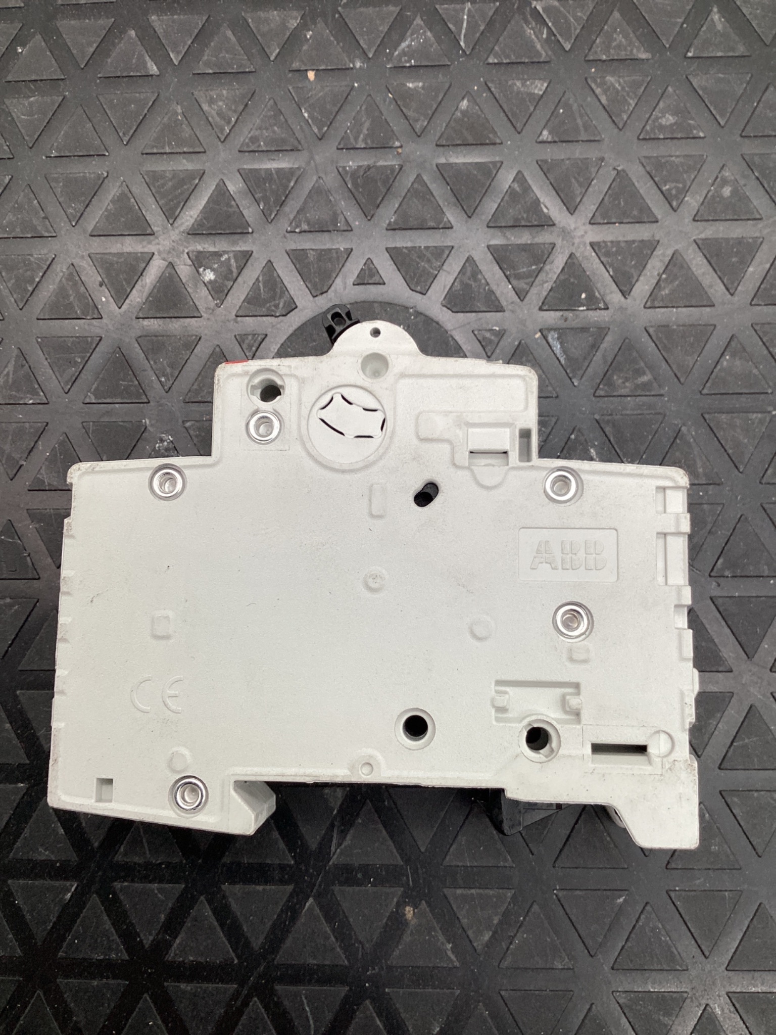 ABB 2CDS251001R0104 S201-C10 1P 10A 240V CIRCUIT BREAKER USED 2