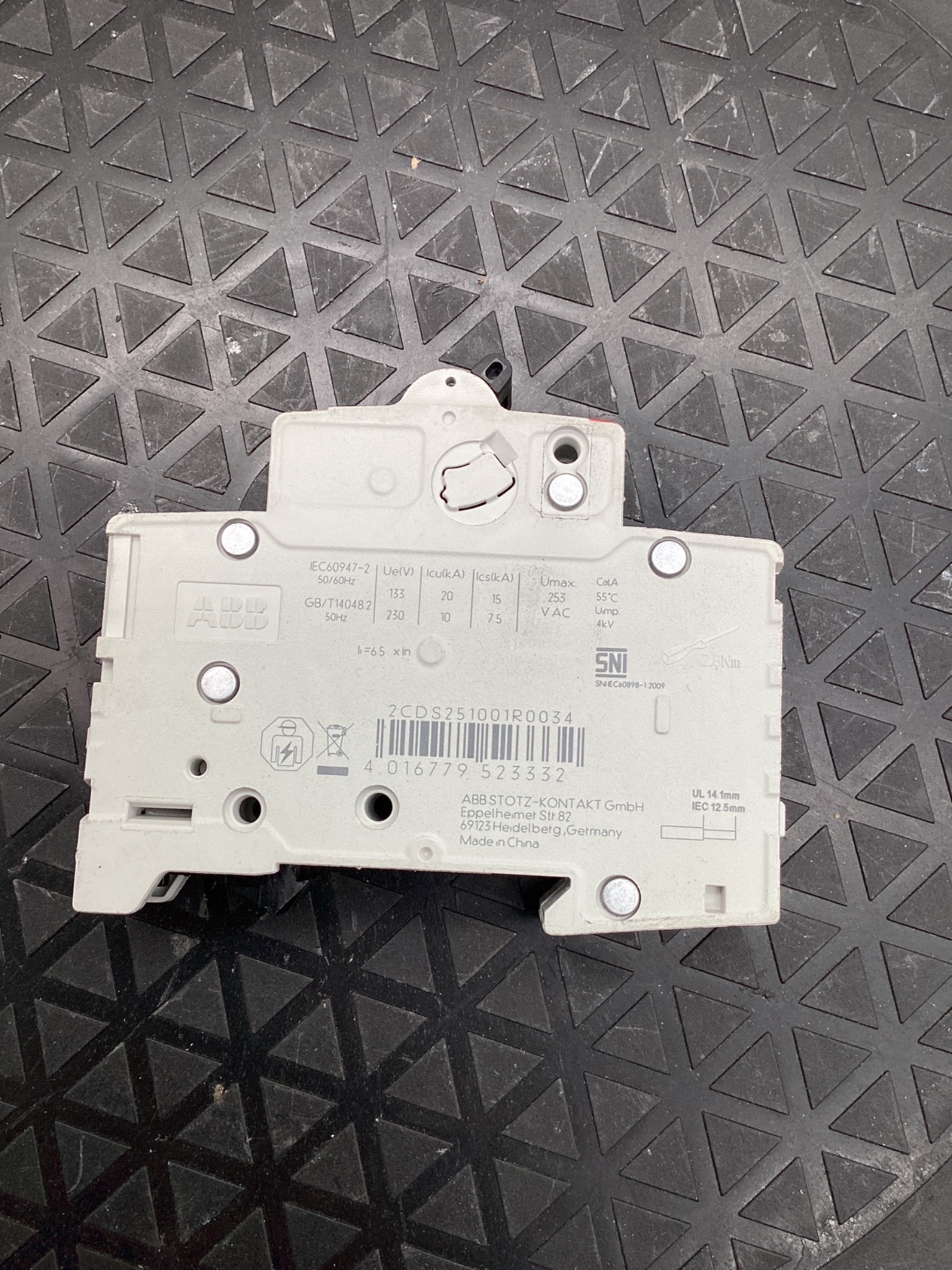 ABB 2CDS251001R0034 MINI CIRCUIT BREAKER 3A DIN RAIL USED 1