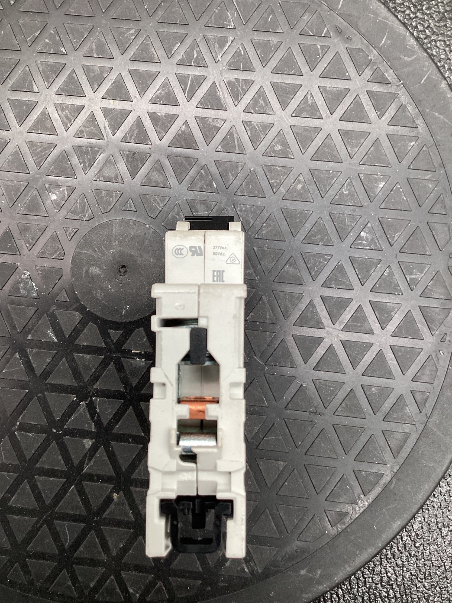 ABB 2CDS251001R0034 MINI CIRCUIT BREAKER 3A DIN RAIL USED 3