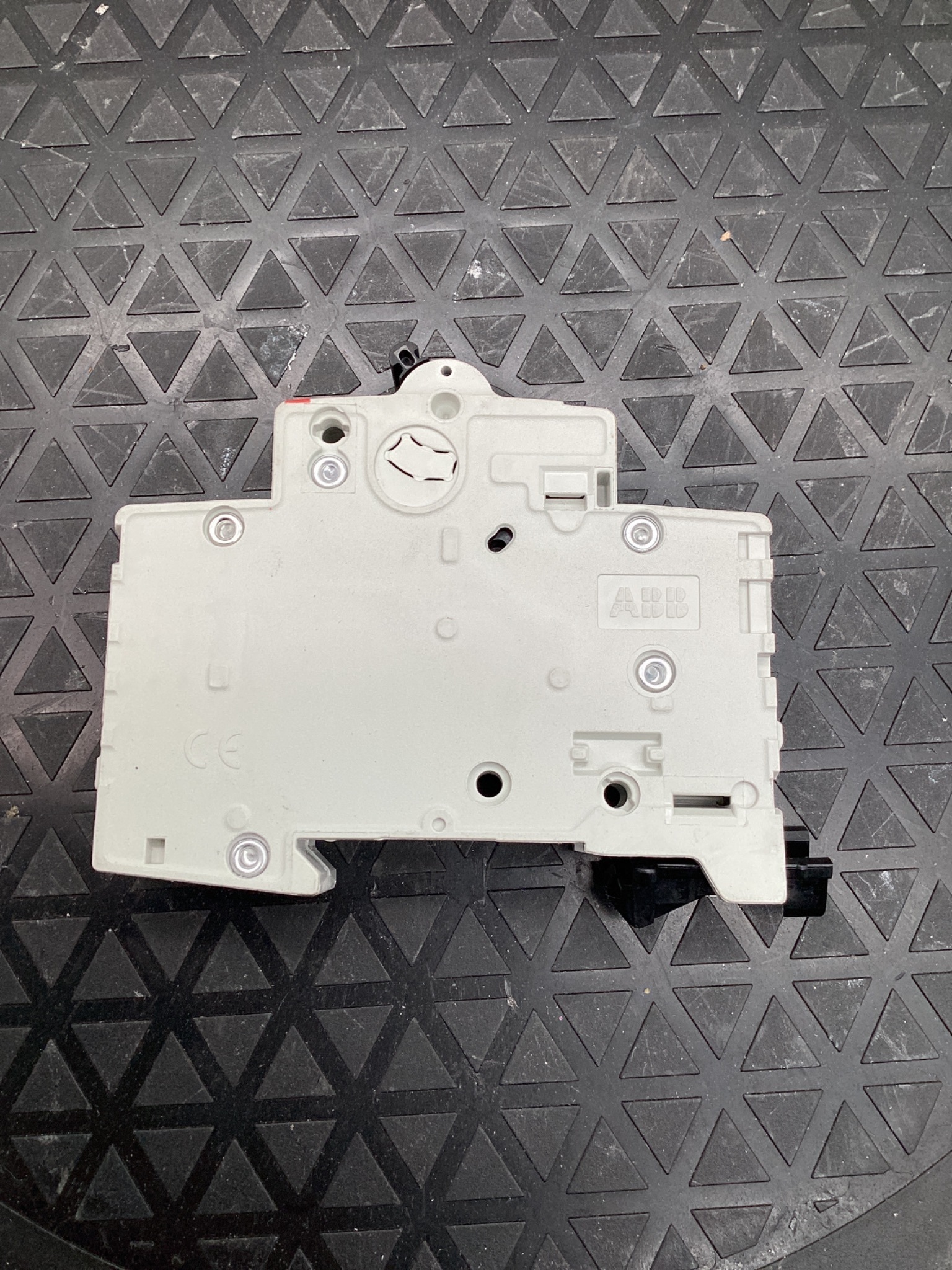 ABB 2CDS251001R0984 MINI CIRCUIT BREAKER 0.5A DIN RAIL USED 2