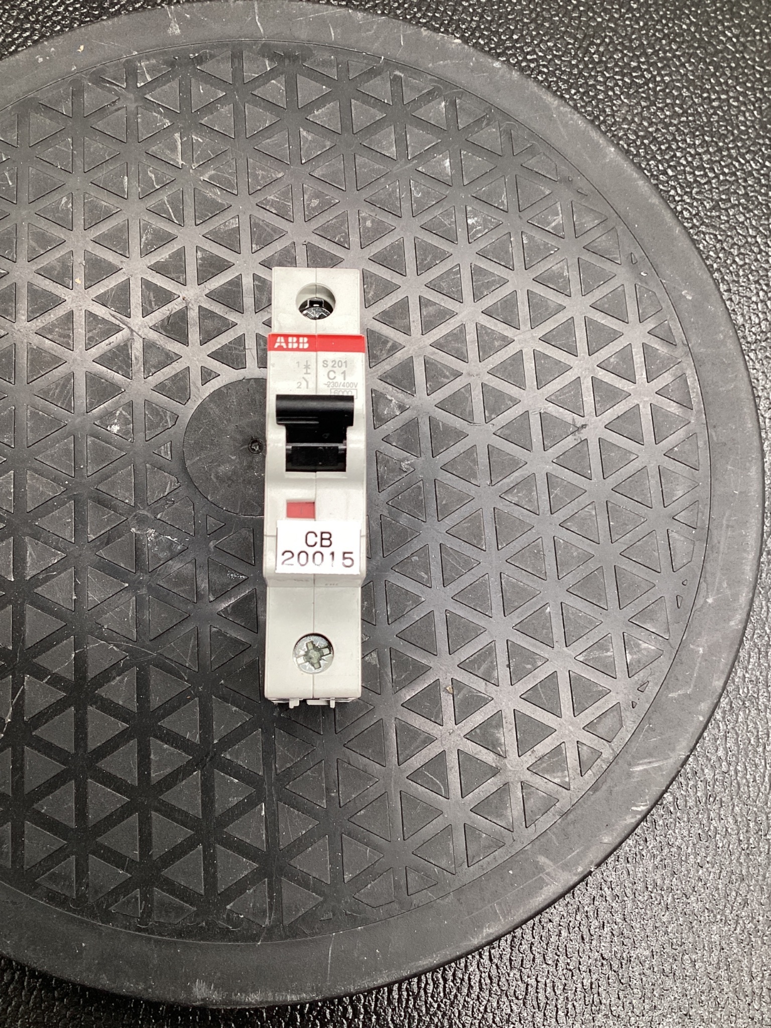 ABB 2CDS251001R0014 MINI CIRCUIT BREAKER 1A 1P DIN RAIL USED 0