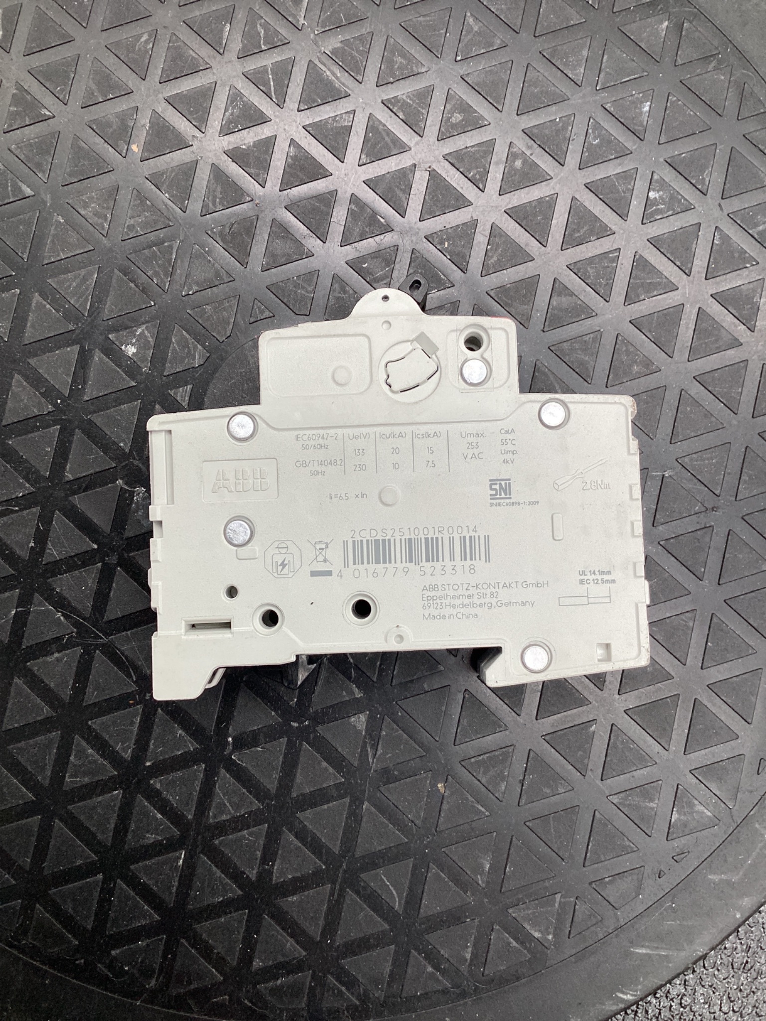 ABB 2CDS251001R0014 MINI CIRCUIT BREAKER 1A 1P DIN RAIL USED 1