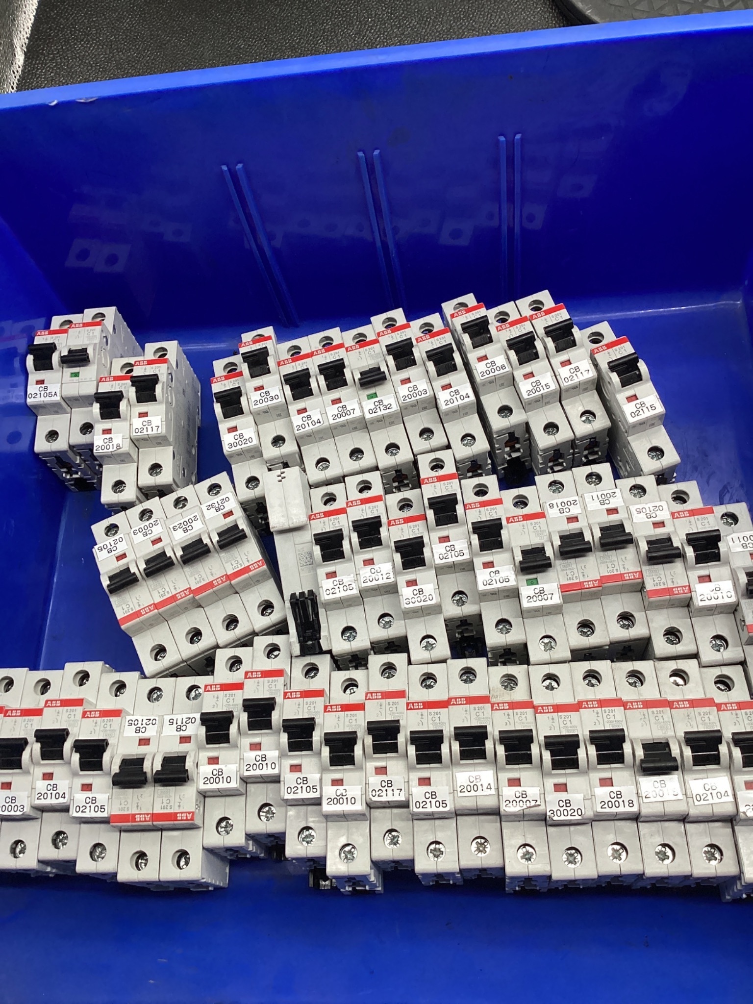 ABB 2CDS251001R0014 MINI CIRCUIT BREAKER 1A 1P DIN RAIL USED 6
