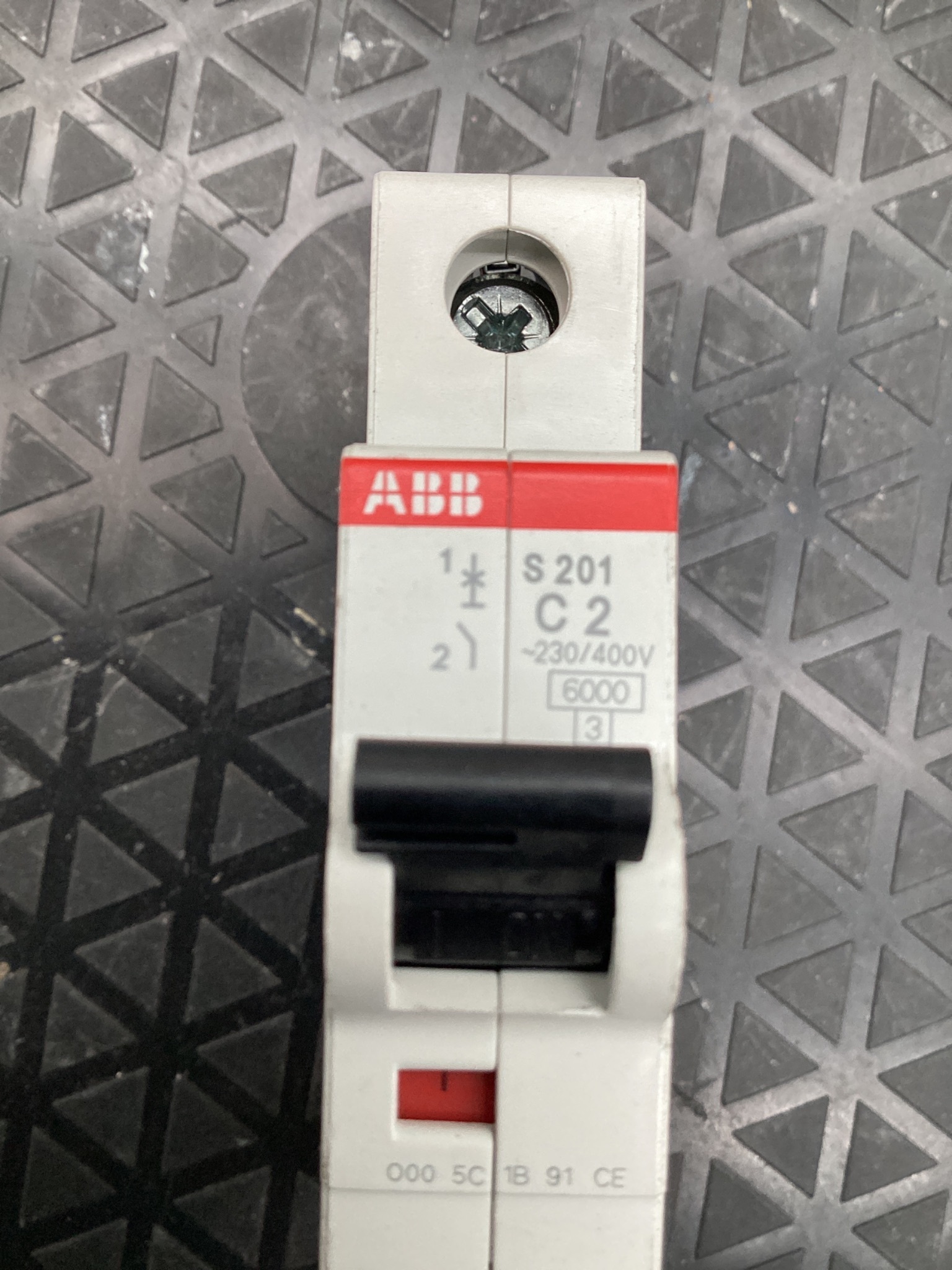ABB 2CDS251001R0024 MINI CIRCUIT BREAKER 2A 1P DIN RAIL USED 5
