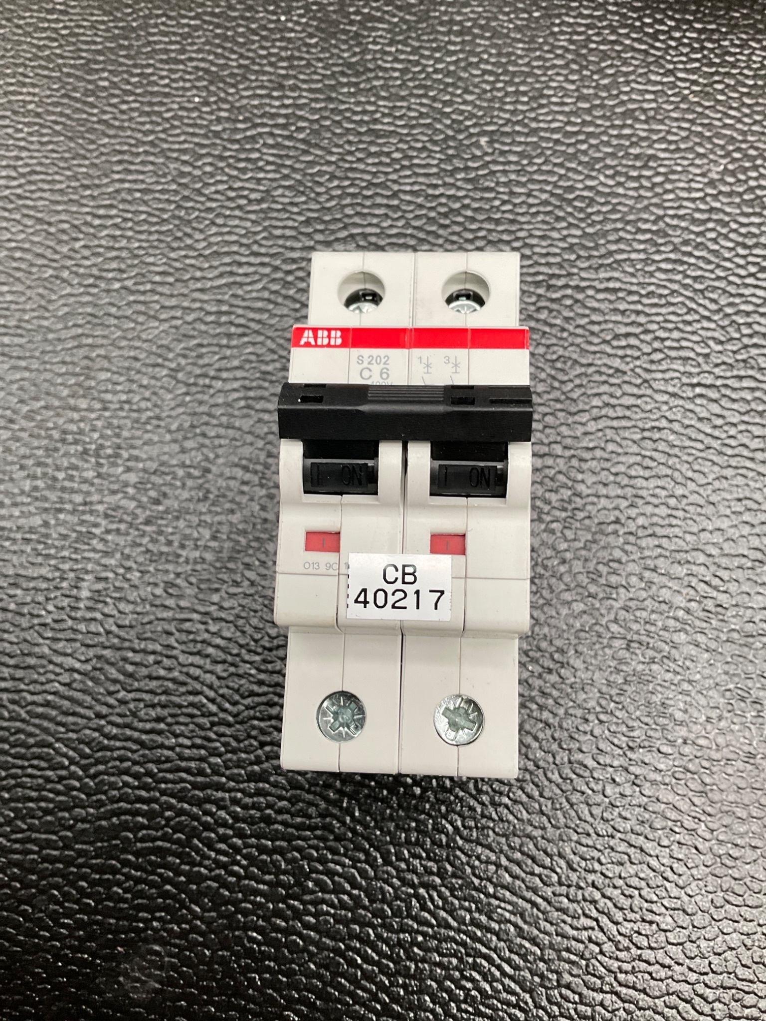 ABB 2CDS252001R0064 MINI CIRCUIT BREAKER 6A 2P DIN RAIL USED 1