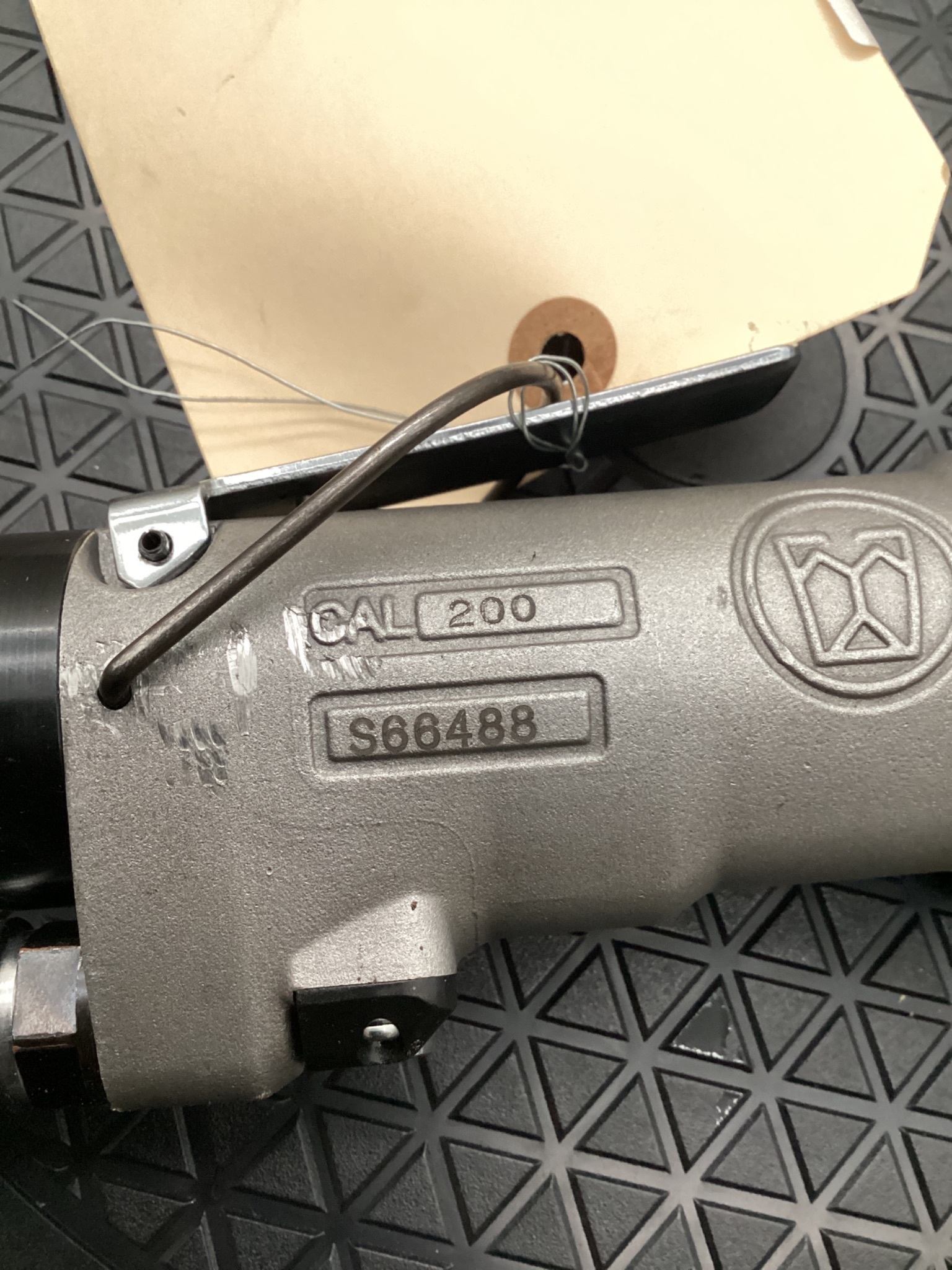 URYU CAL200 Pneumatic Impact Wrench USED 2