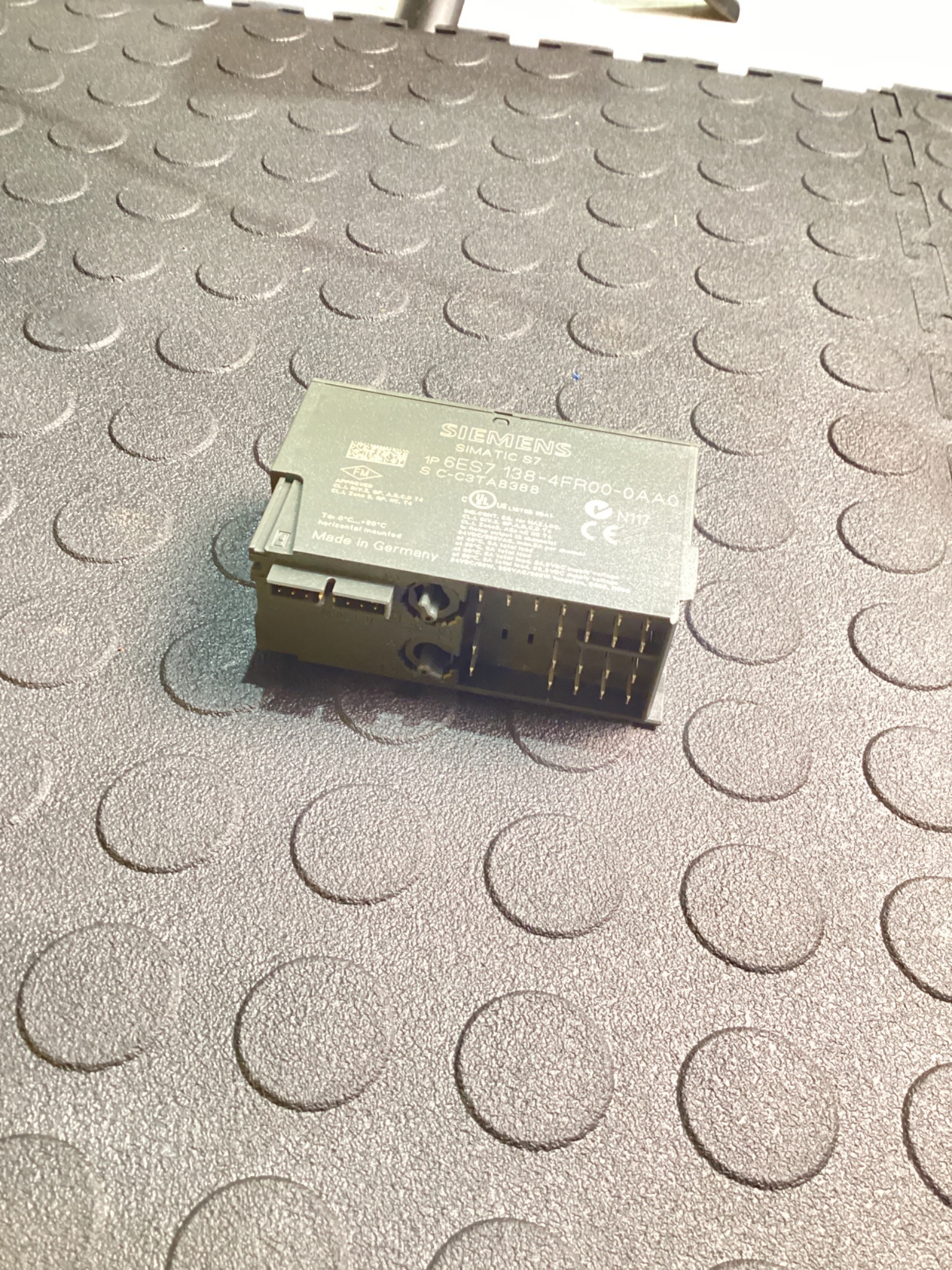SIEMENS 6ES7 138-4FR00-0AA0 ET200S RELAY OUTPUT MODULE USED 0