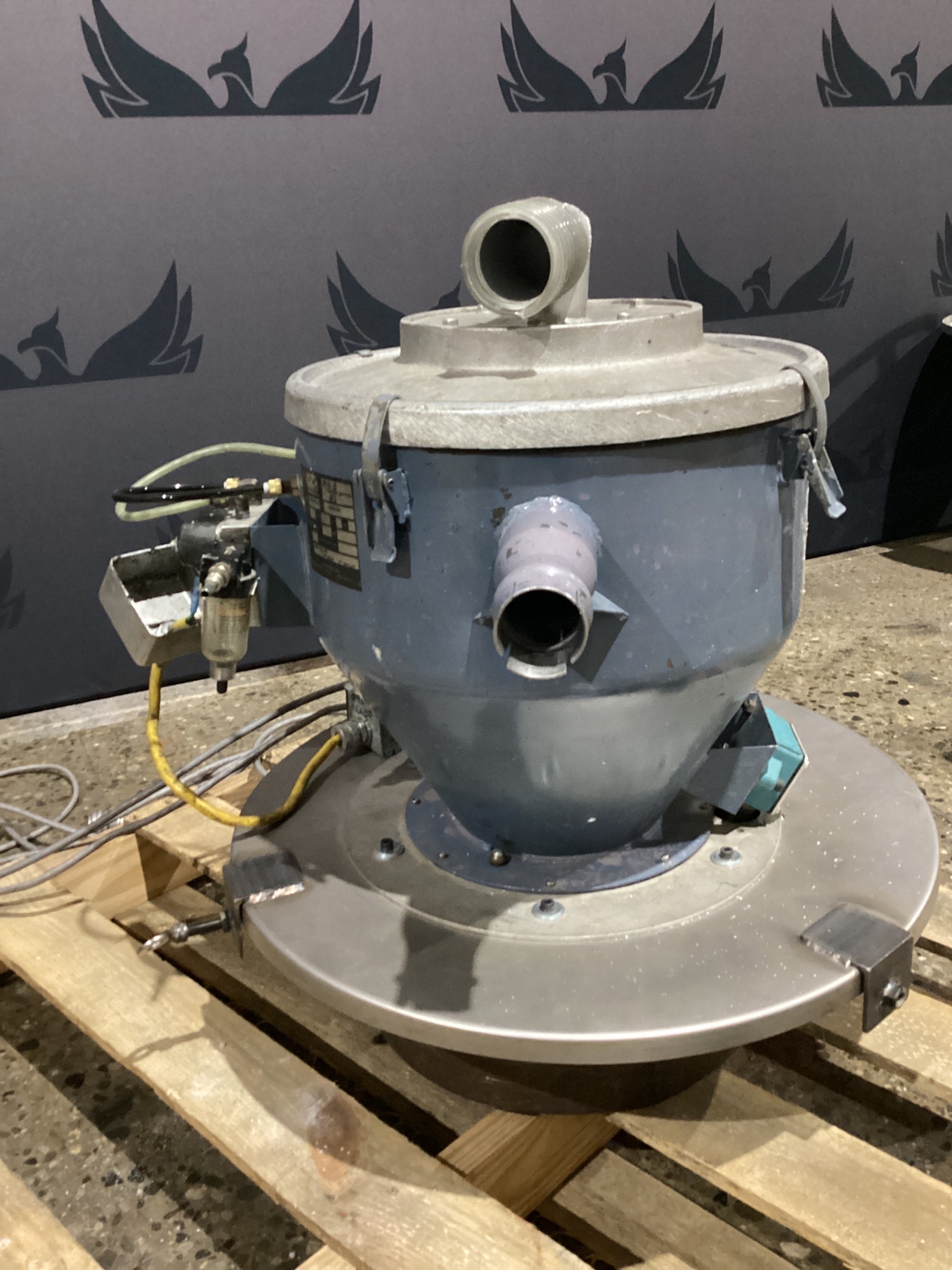 AEC WHITLOCK PVH-071G VACUUM HOPPER LOADER USED 0