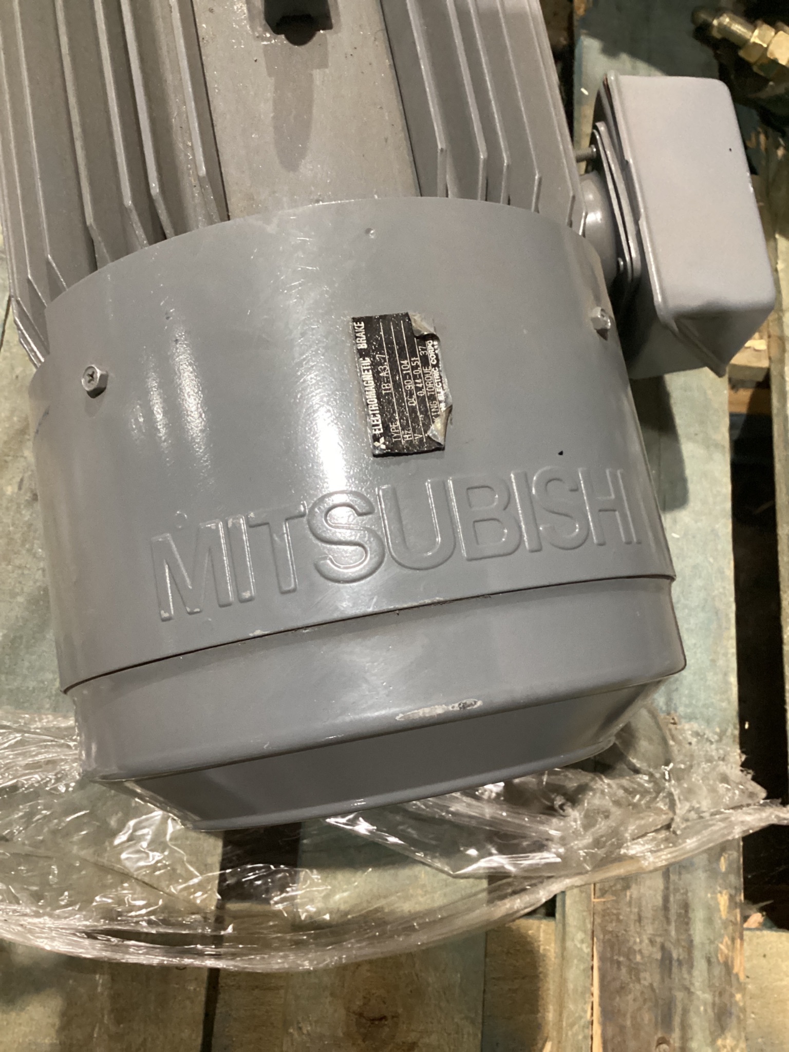 MITSUBISHI SF-JRB SUPER LINE BRAKE MOTOR 3PH IP55 USED 2