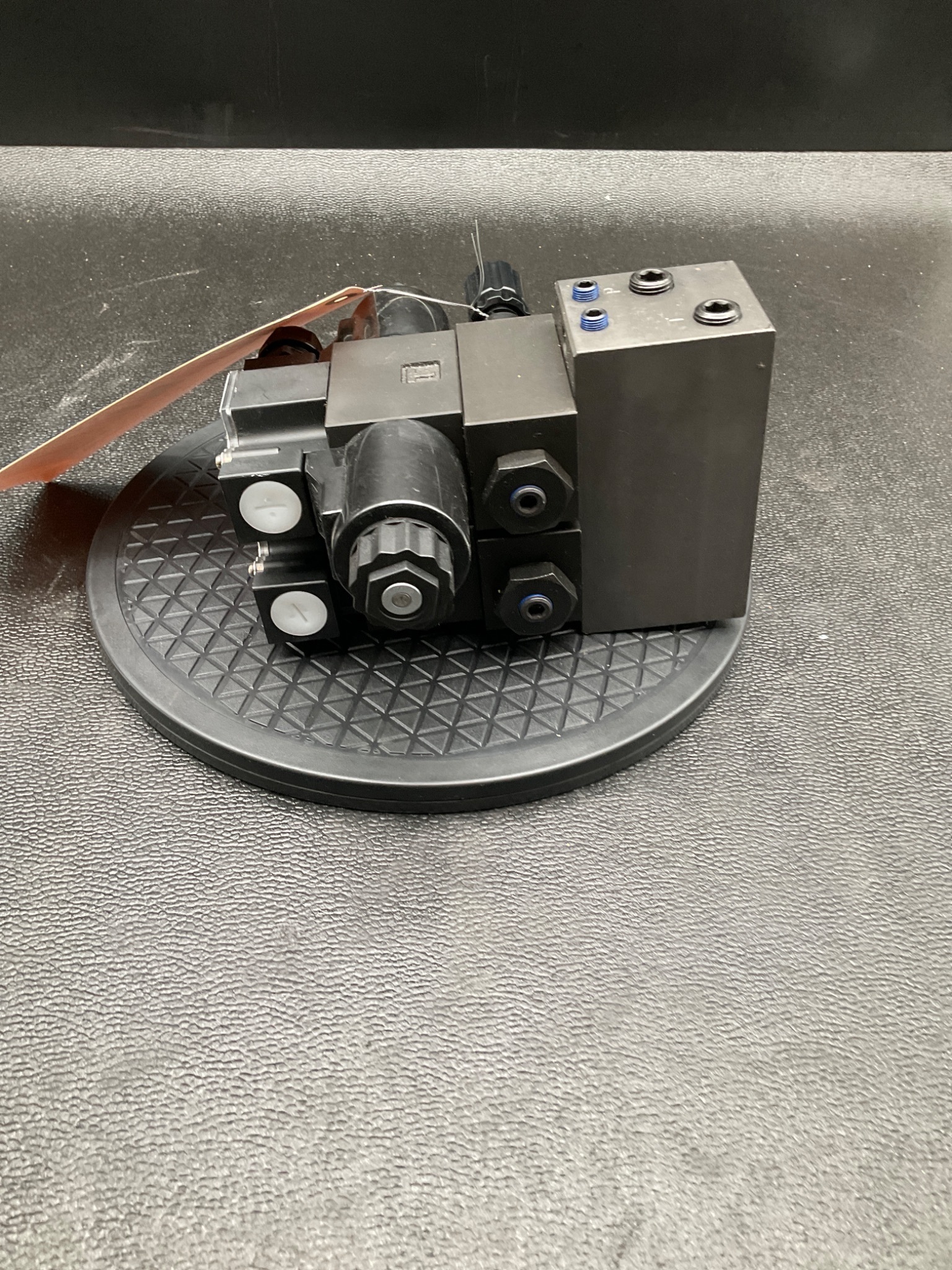CAMEL MBR-02-B-1a-K-50 + WH42-G02-B2-D24 + WH42-G02-D2-D24 VALVE SET USED 1