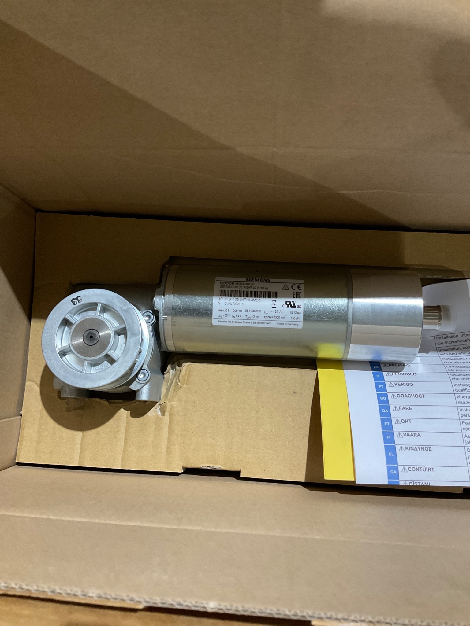 SIEMENS 6FB1103-0AT13-4MB0 SIDOOR MDG180 R GEARED MOTOR NEW 4