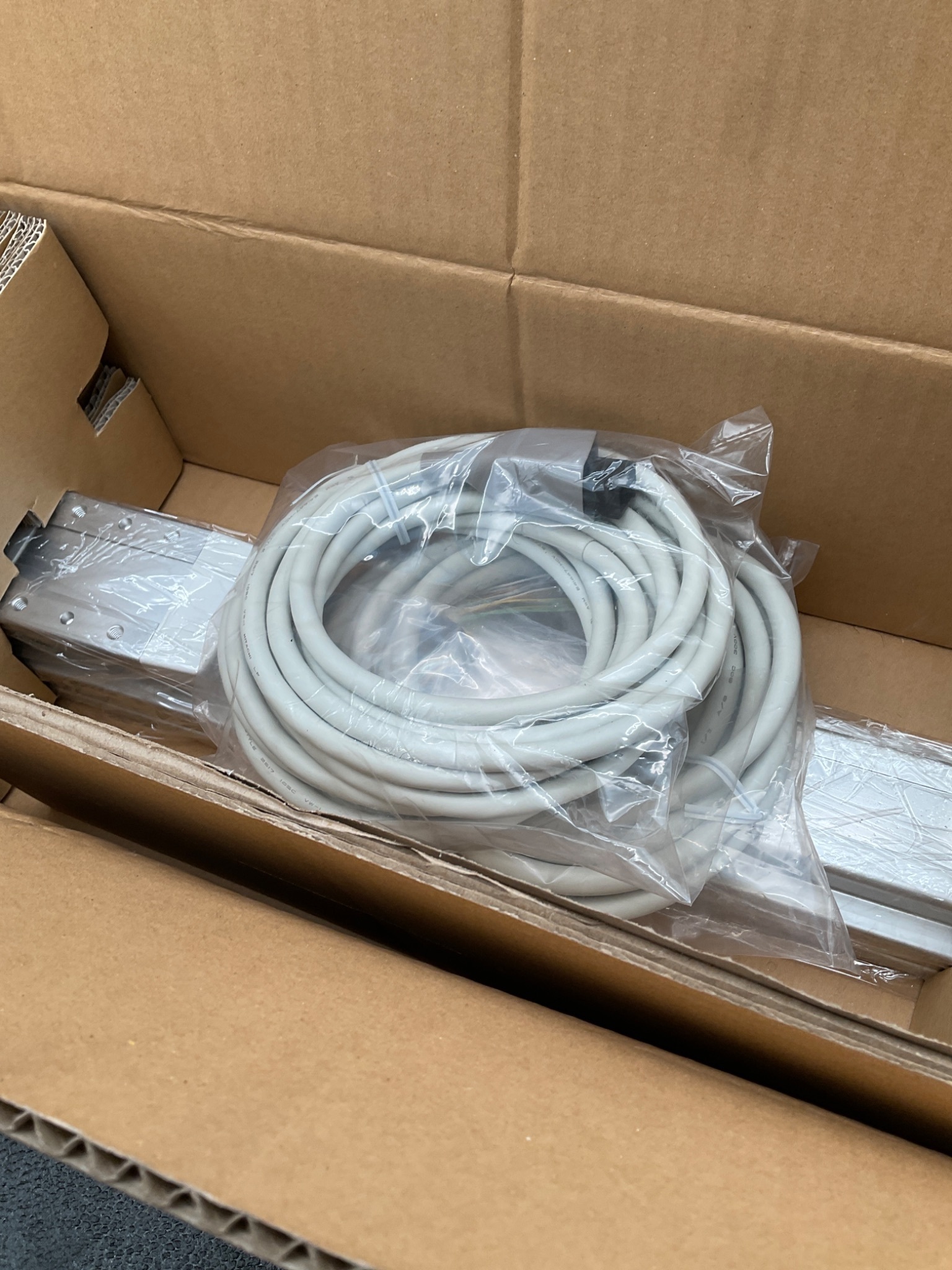 SMC LEFS32B-450-R56P3D ELECTRIC ACTUATOR SLIDER 450MM NEW 2
