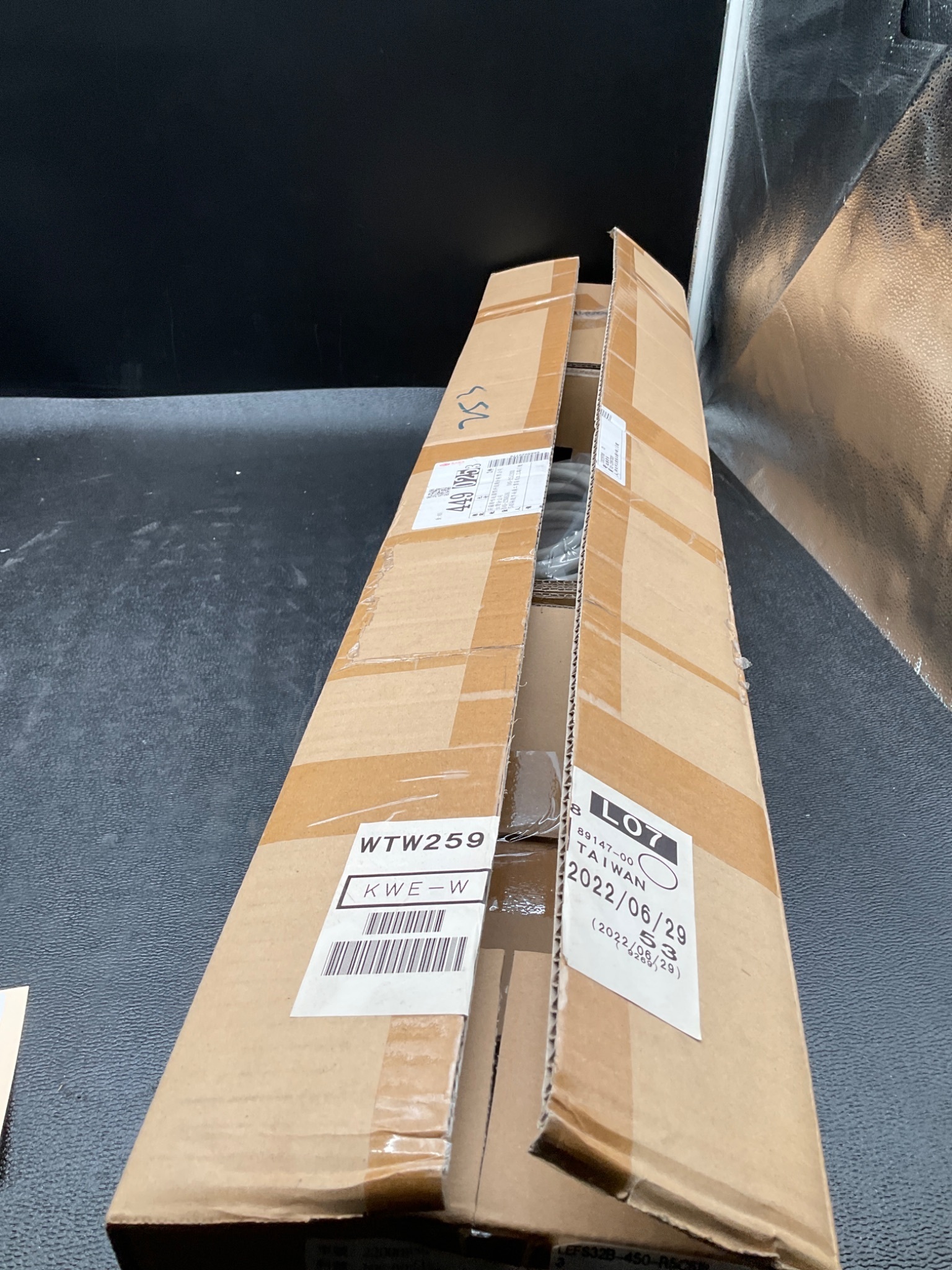 SMC LEFS32B-450-R56P3D ELECTRIC ACTUATOR SLIDER 450MM NEW 6