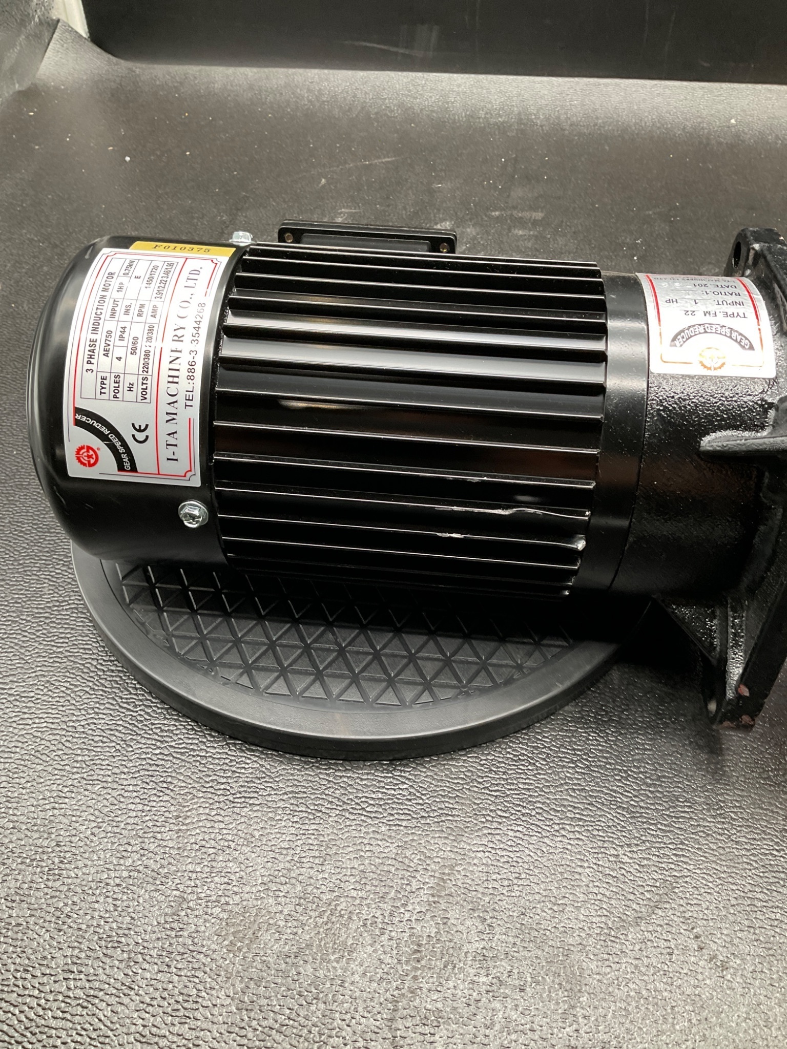 I-TA FM22 GEAR MOTOR 3/4HP 10:1 RATIO W/BRAKE USED 5