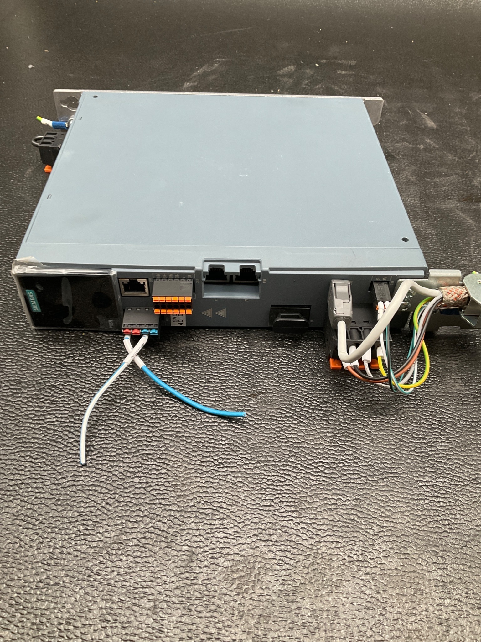 SIEMENS 6SL3210-5HE10-4UF0 SINAMICS S210 SERVO DRIVE 0.4KW USED 2