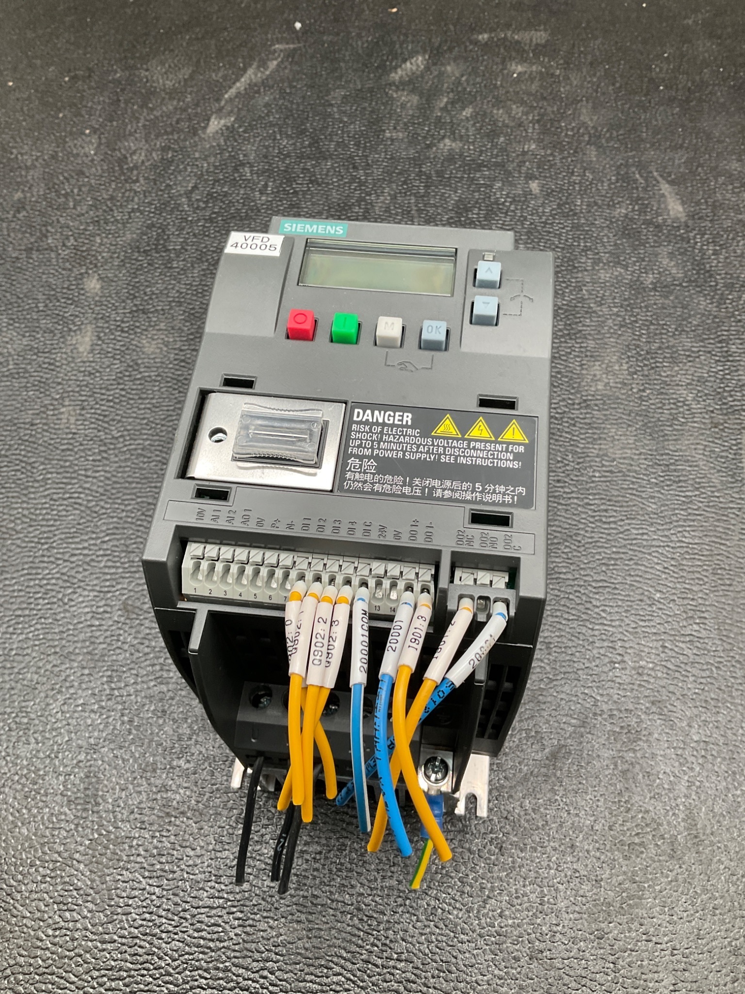 SIEMENS 6SL3210-5BE13-7CV0 SINAMICS V20 INVERTER DRIVE 0.37KW 3PH 400V USED 1