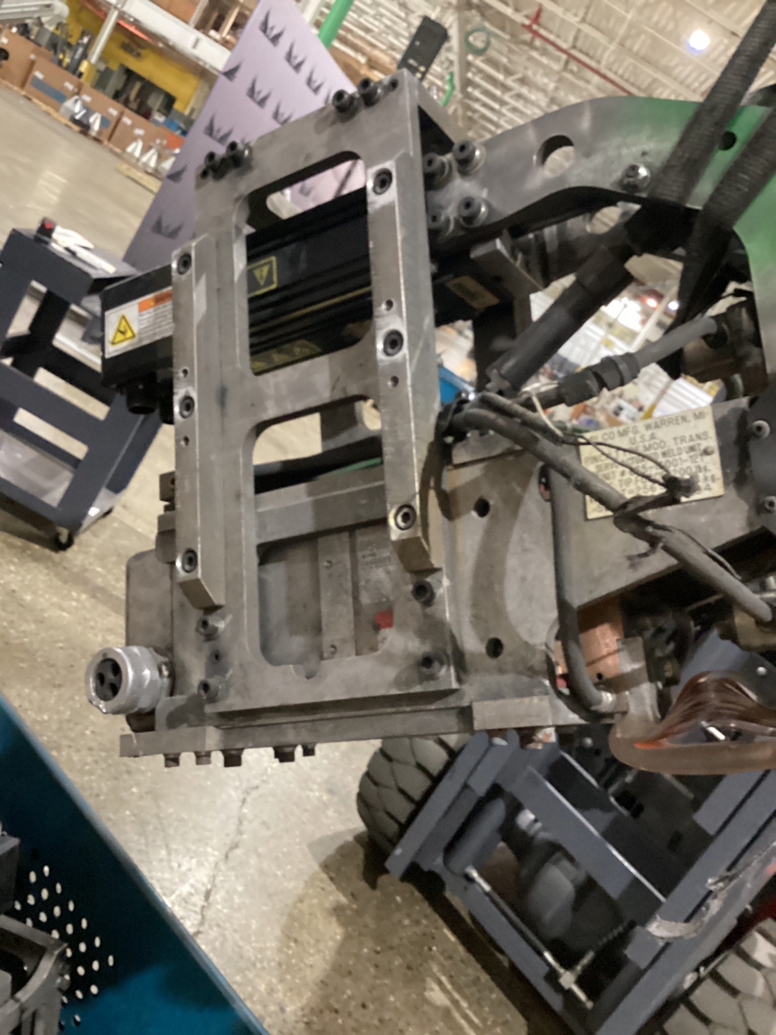 MILCO 665-16001-121 Pinch-Type Weld Gun USED 3