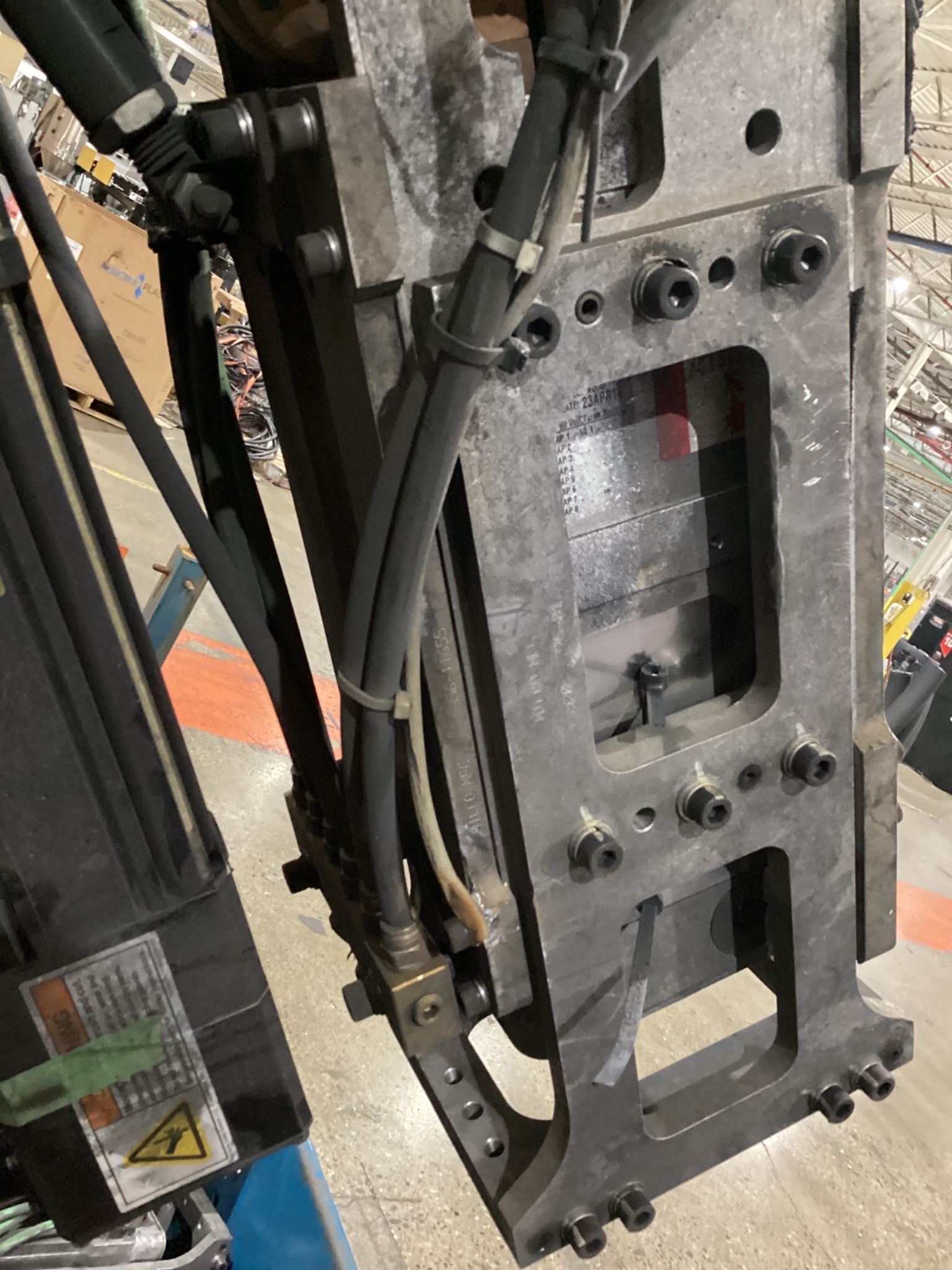 MILCO 665-14000-61 Scissor-Type Weld Gun USED 2