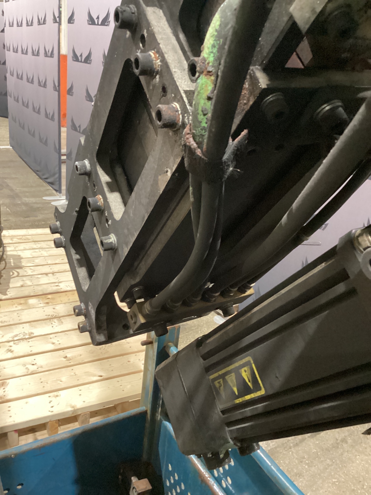 MILCO 665-14000-61 Scissor-Type Weld Gun USED 3