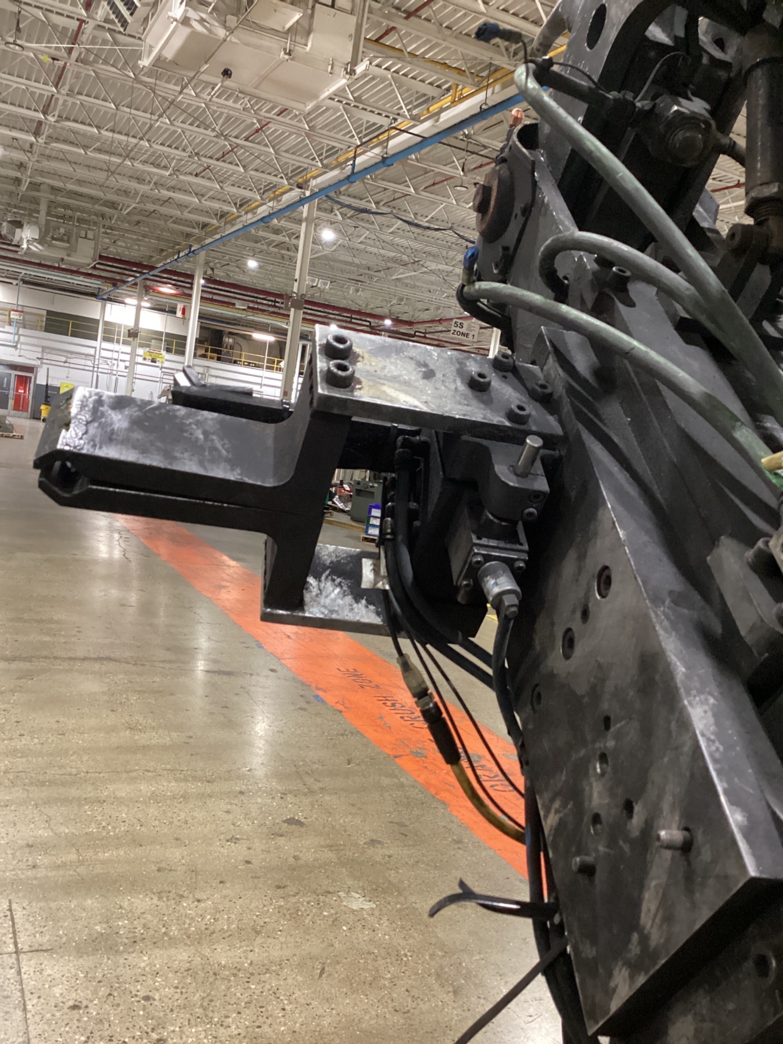 MILCO 665-12003-201 Pinch-Type Weld Gun USED 2