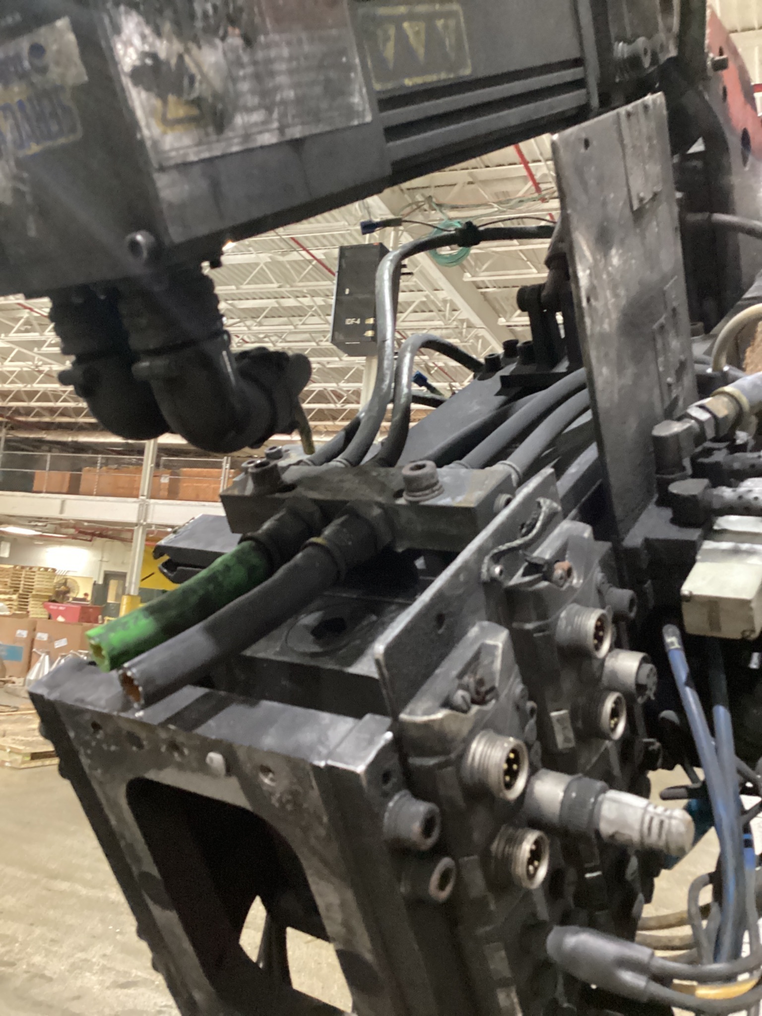 MILCO 665-12003-201 Pinch-Type Weld Gun USED 3