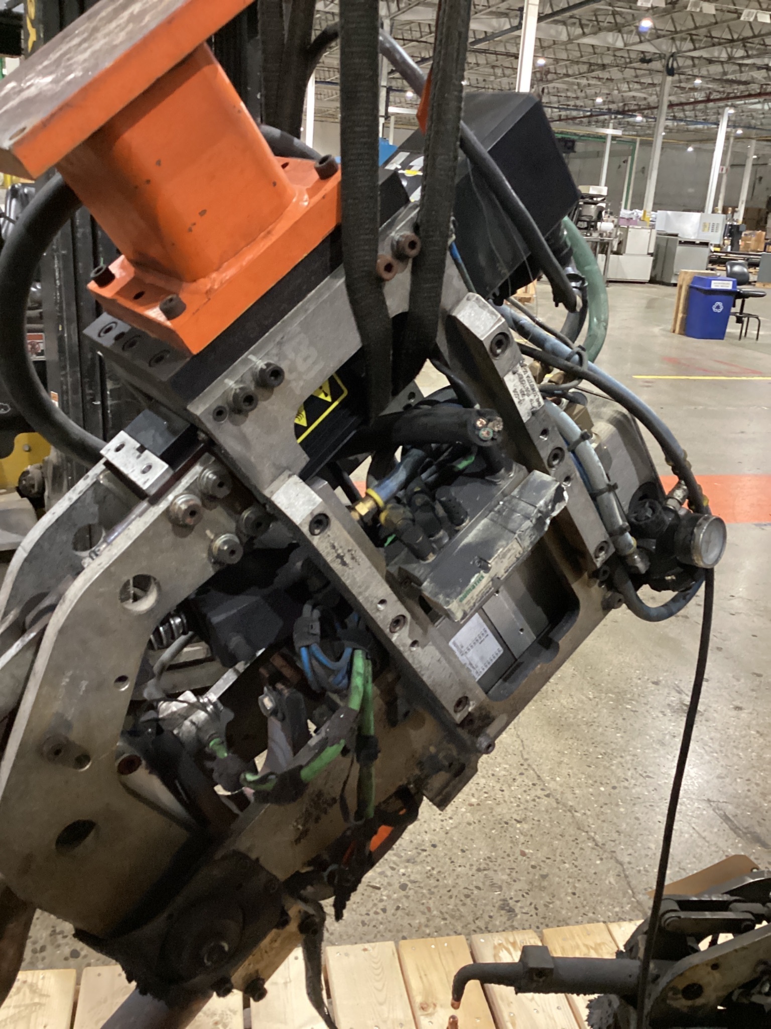 MILCO 665-16001-116 Pinch-Type Weld Gun USED 3
