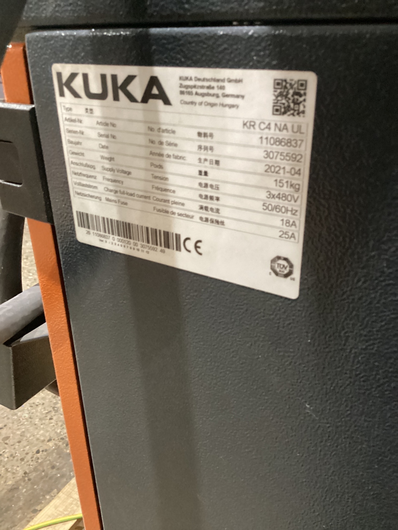 KUKA KR 120 R3900 ULTRA K/FLR ROBOT W/ KR C4 CONTROLLER 6-AXIS 120KG 3900MM USED 2