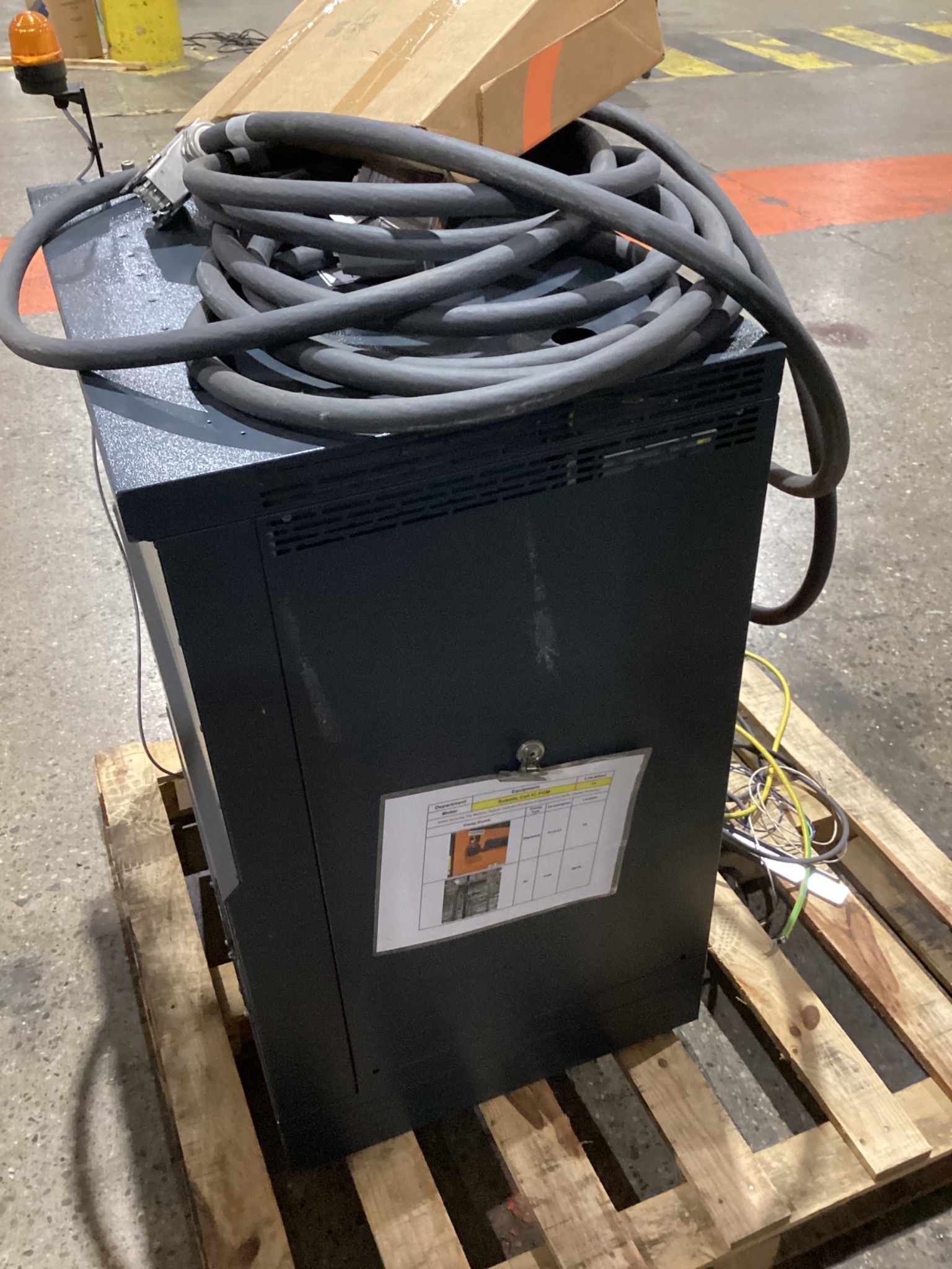 KUKA KR 120 R3900 ULTRA K/FLR ROBOT W/ KR C4 CONTROLLER 6-AXIS 120KG 3900MM USED 4