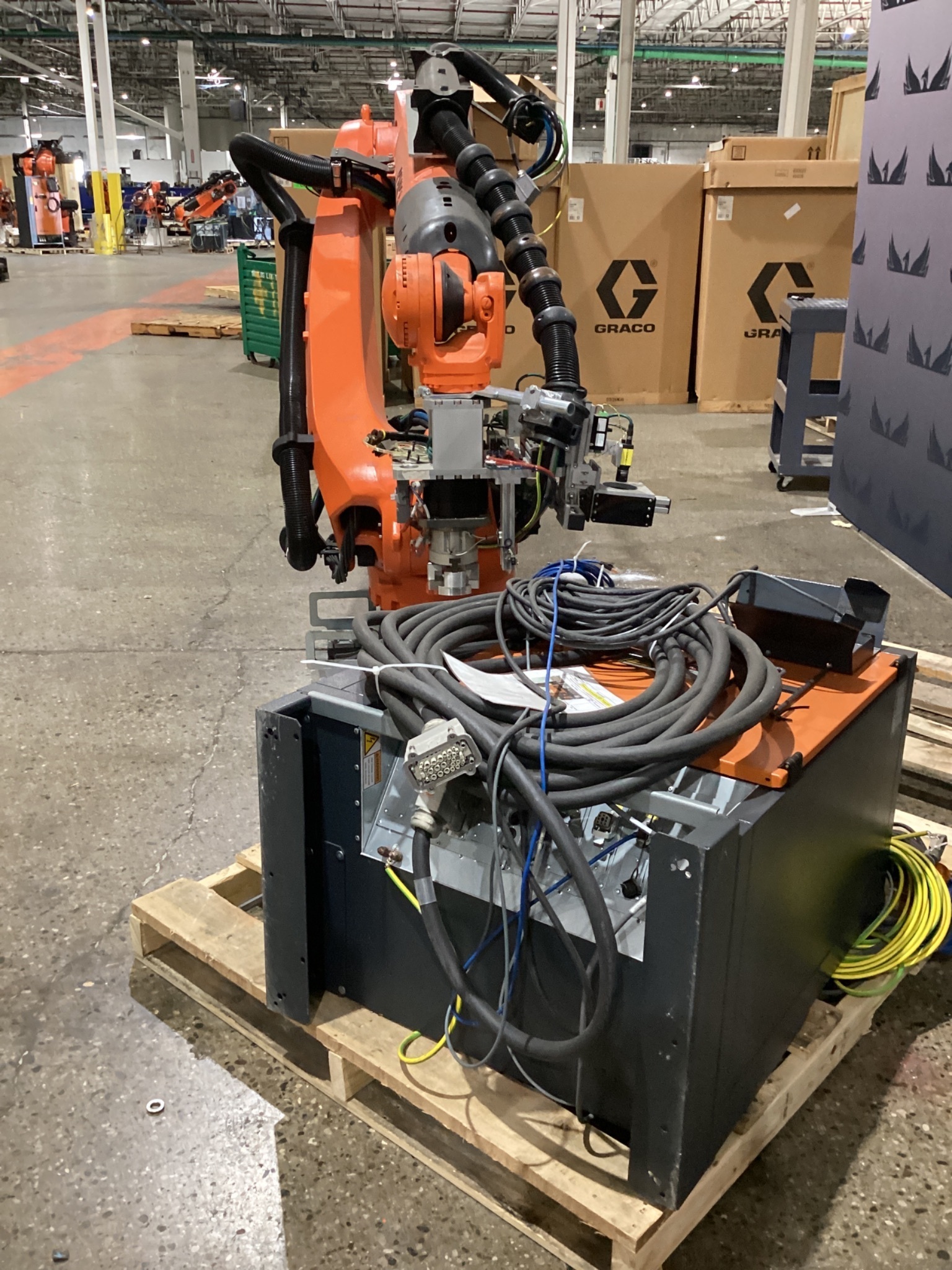 KUKA KR 120 R3100-2/FLR w/ KRC4 Controls USED 1