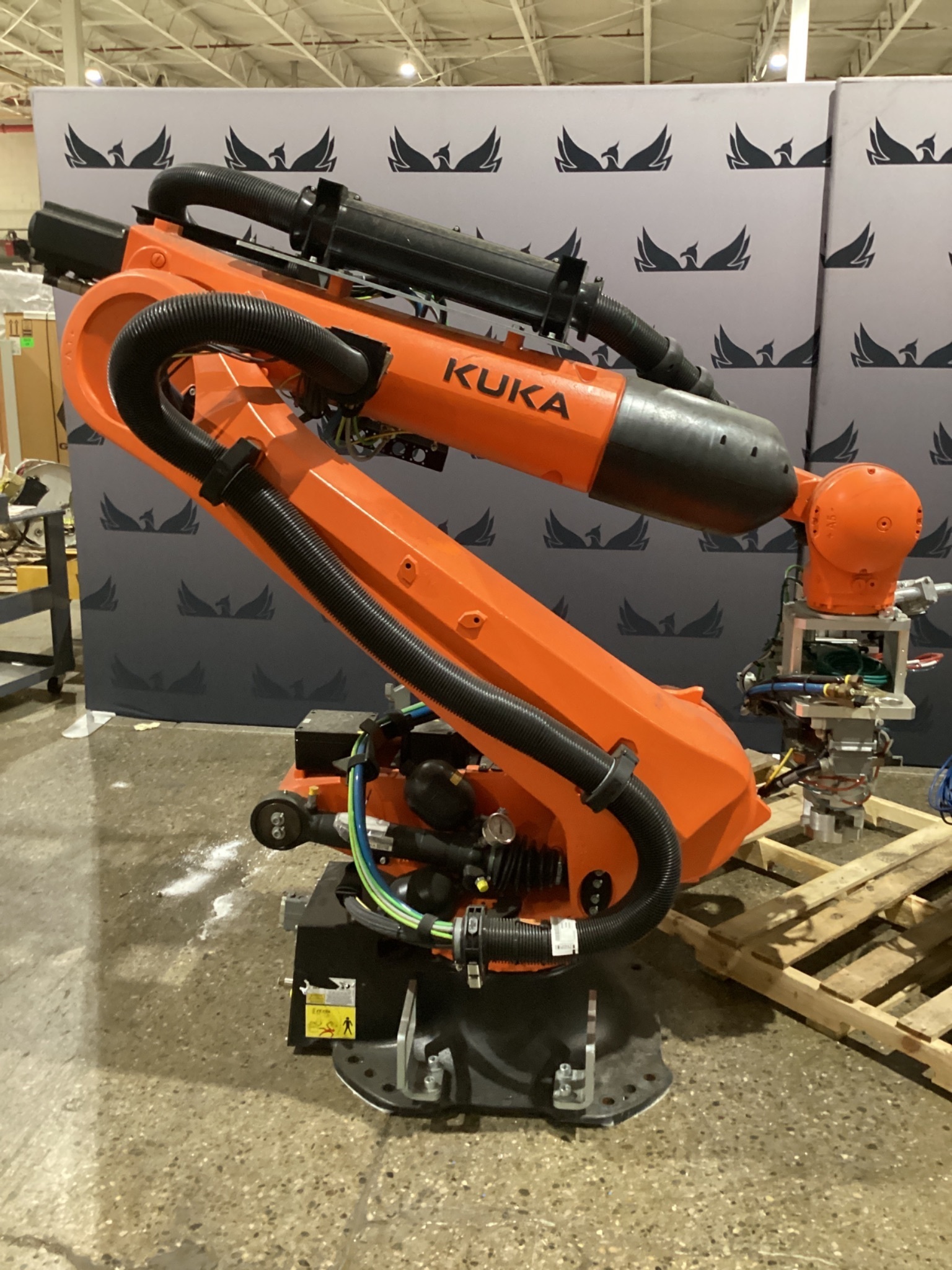 KUKA KR 120 R3100-2/FLR w/ KRC4 Controls USED 3