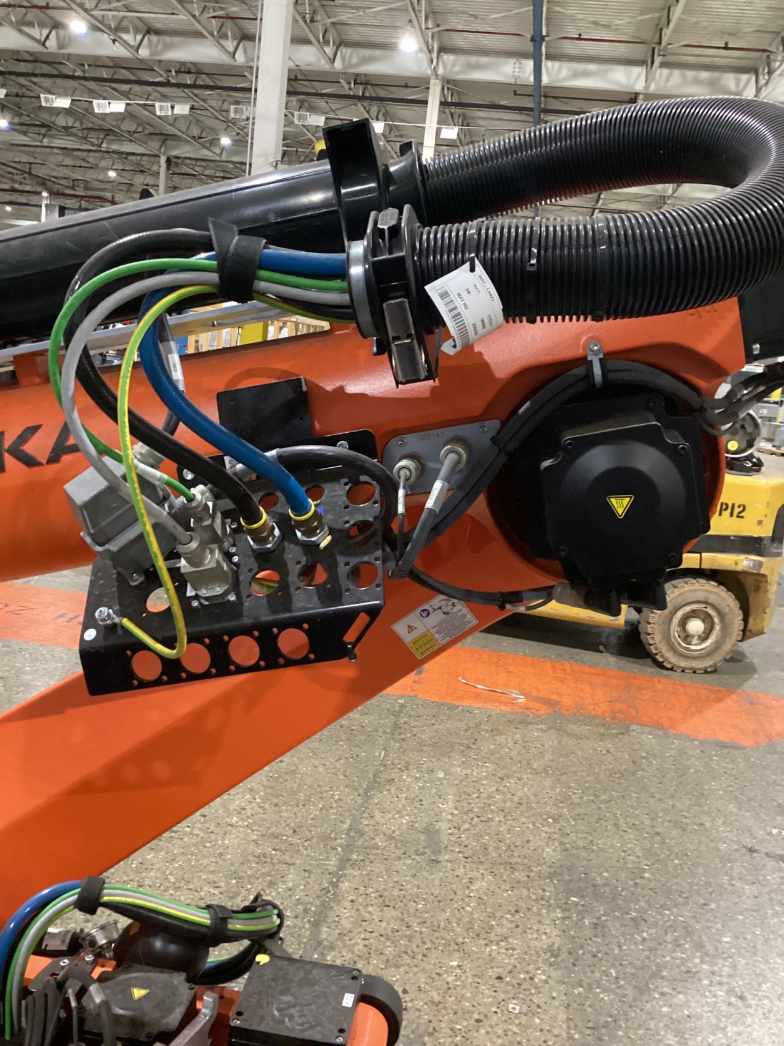 KUKA KR 120 R3100-2/FLR w/ KRC4 Controls USED 8
