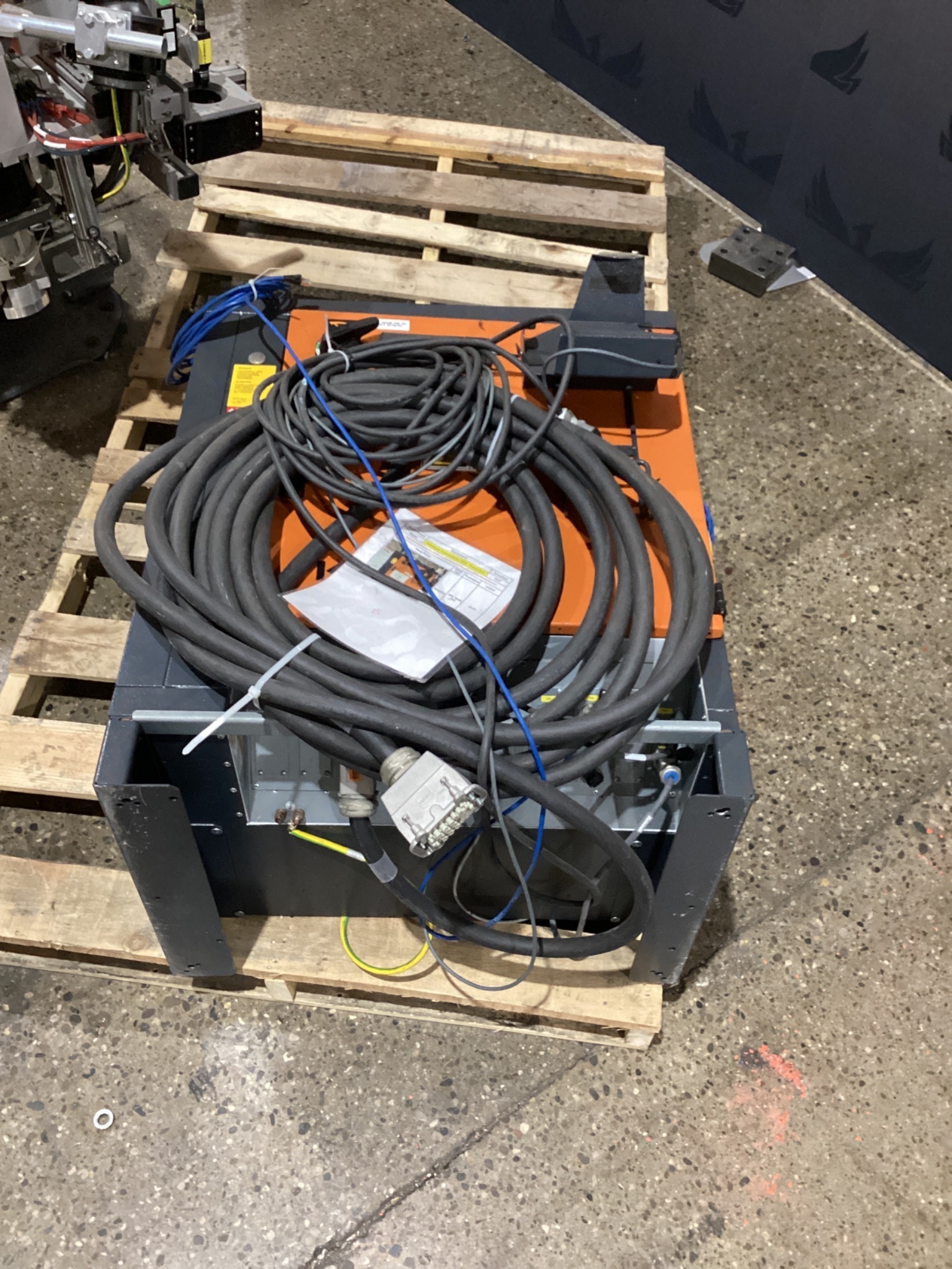 KUKA KR 120 R3100-2/FLR w/ KRC4 Controls USED 11