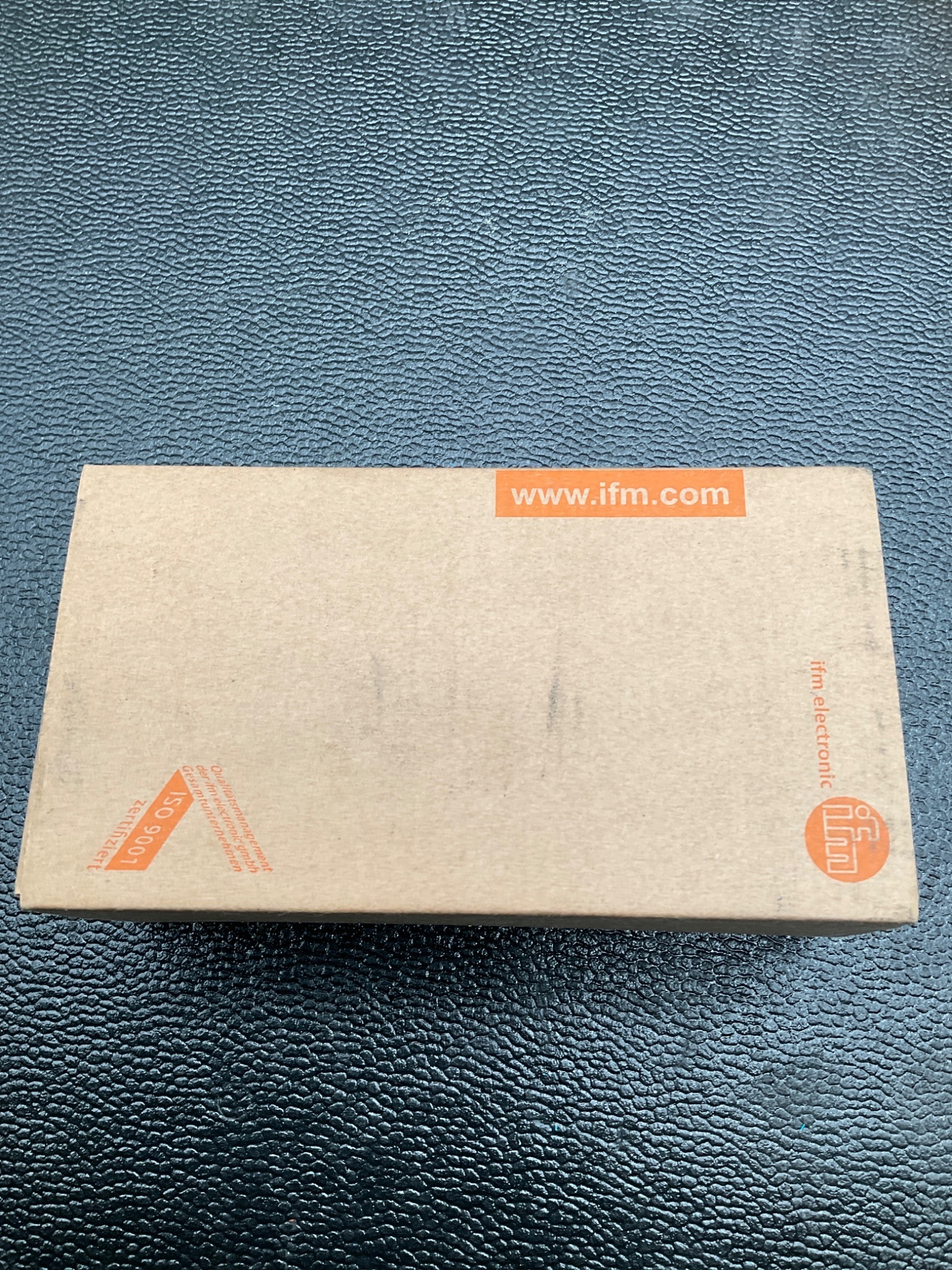 IFM LR7300 LEVEL SENSOR LR0008-BN34Q4PKG/US NEW 3