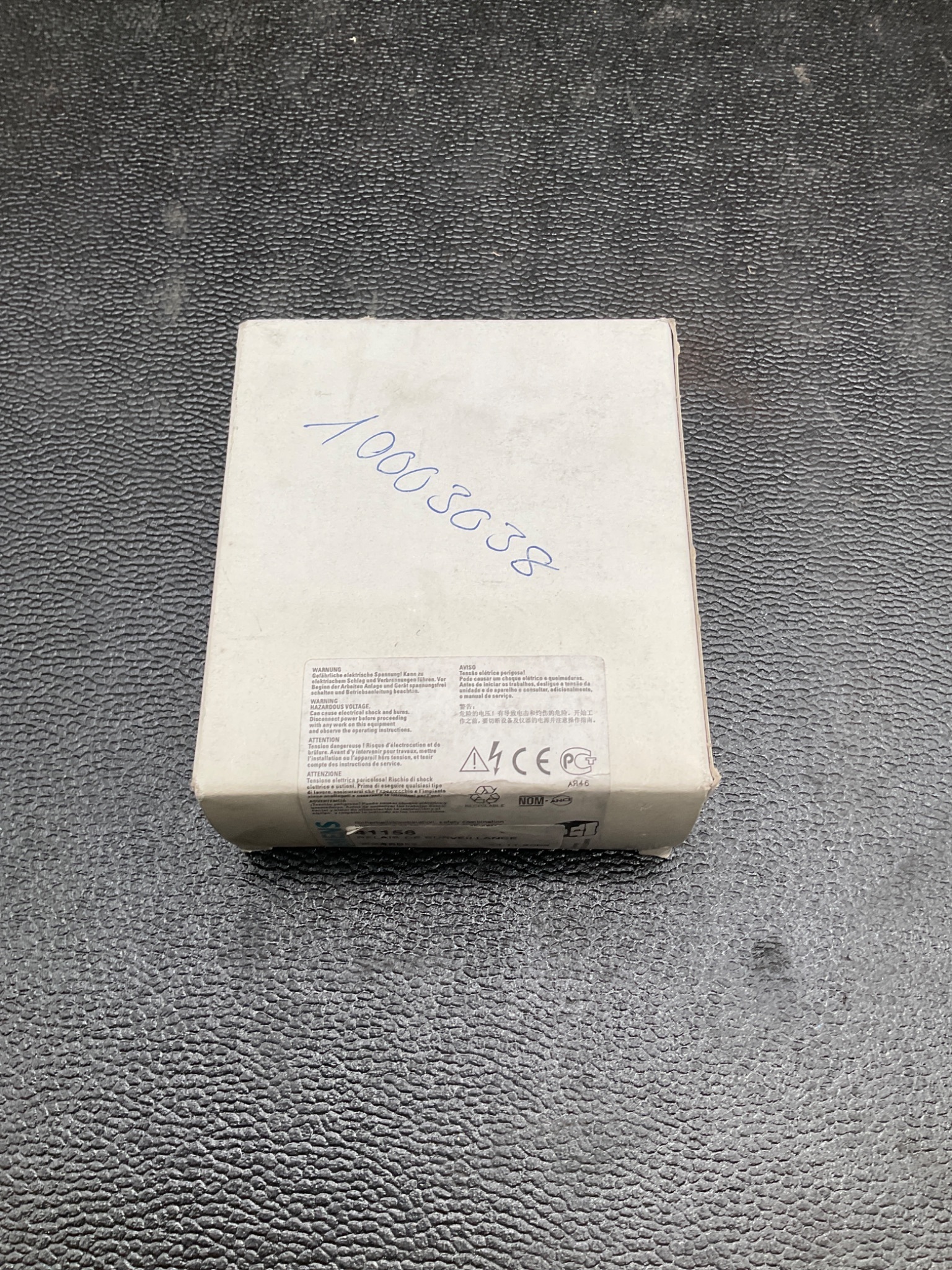 SIEMENS 3TK2825-1BB40 SIRIUS SAFETY RELAY 24VDC NEW 1