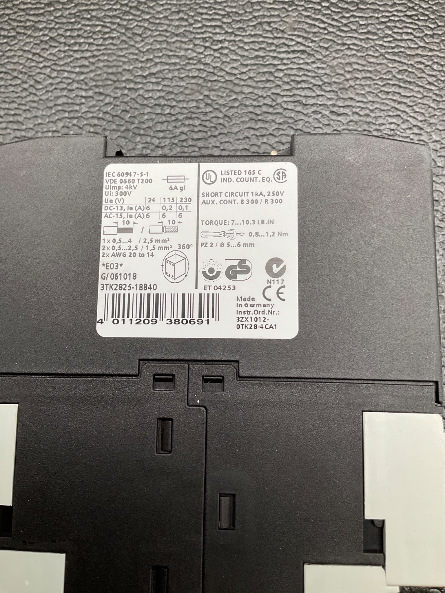 SIEMENS 3TK2825-1BB40 SIRIUS SAFETY RELAY 24VDC NEW 3