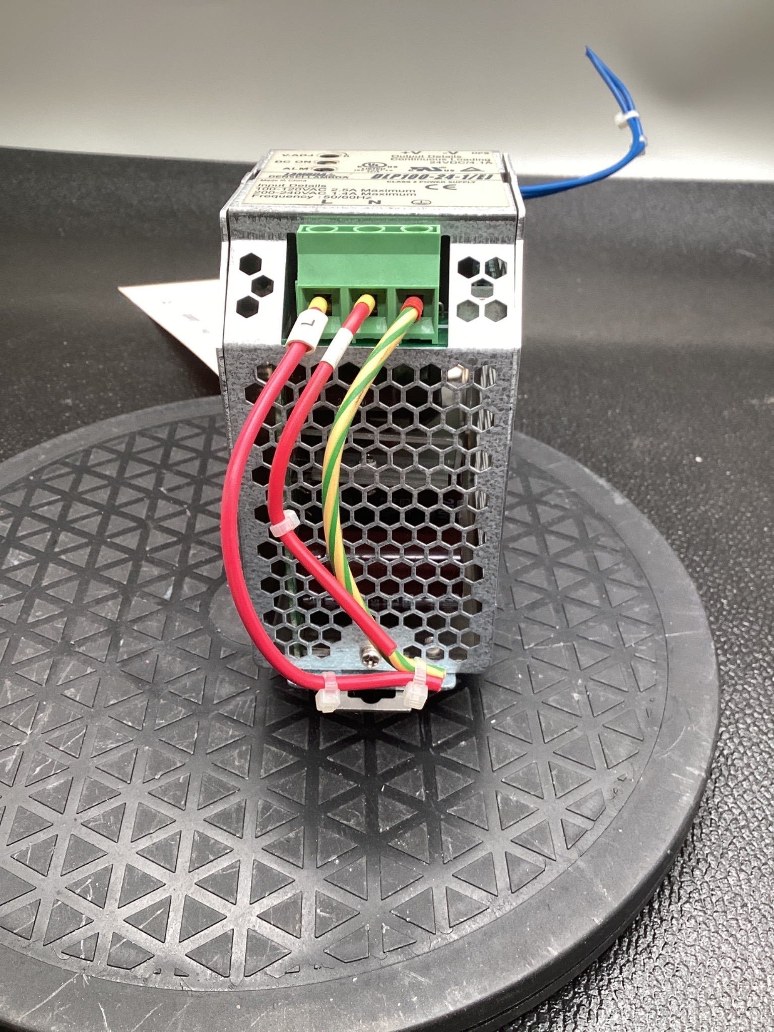 LAMBDA DLP100-24-1/EJ 24VDC DIN RAIL POWER SUPPLY USED 1