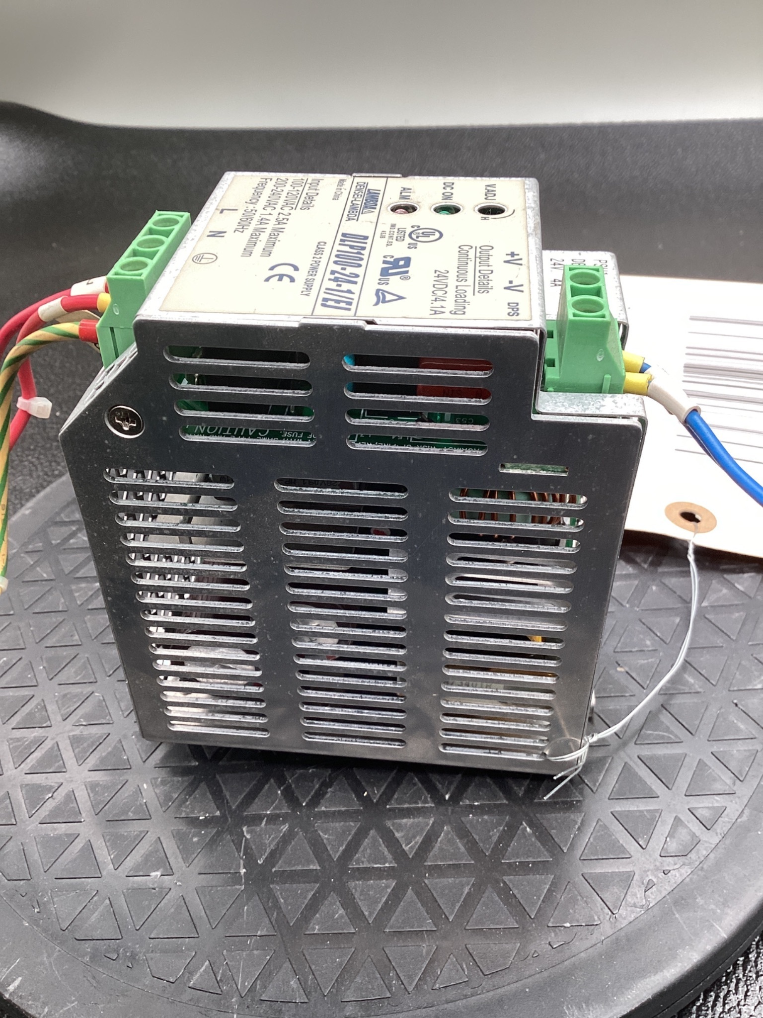 LAMBDA DLP100-24-1/EJ 24VDC DIN RAIL POWER SUPPLY USED 2
