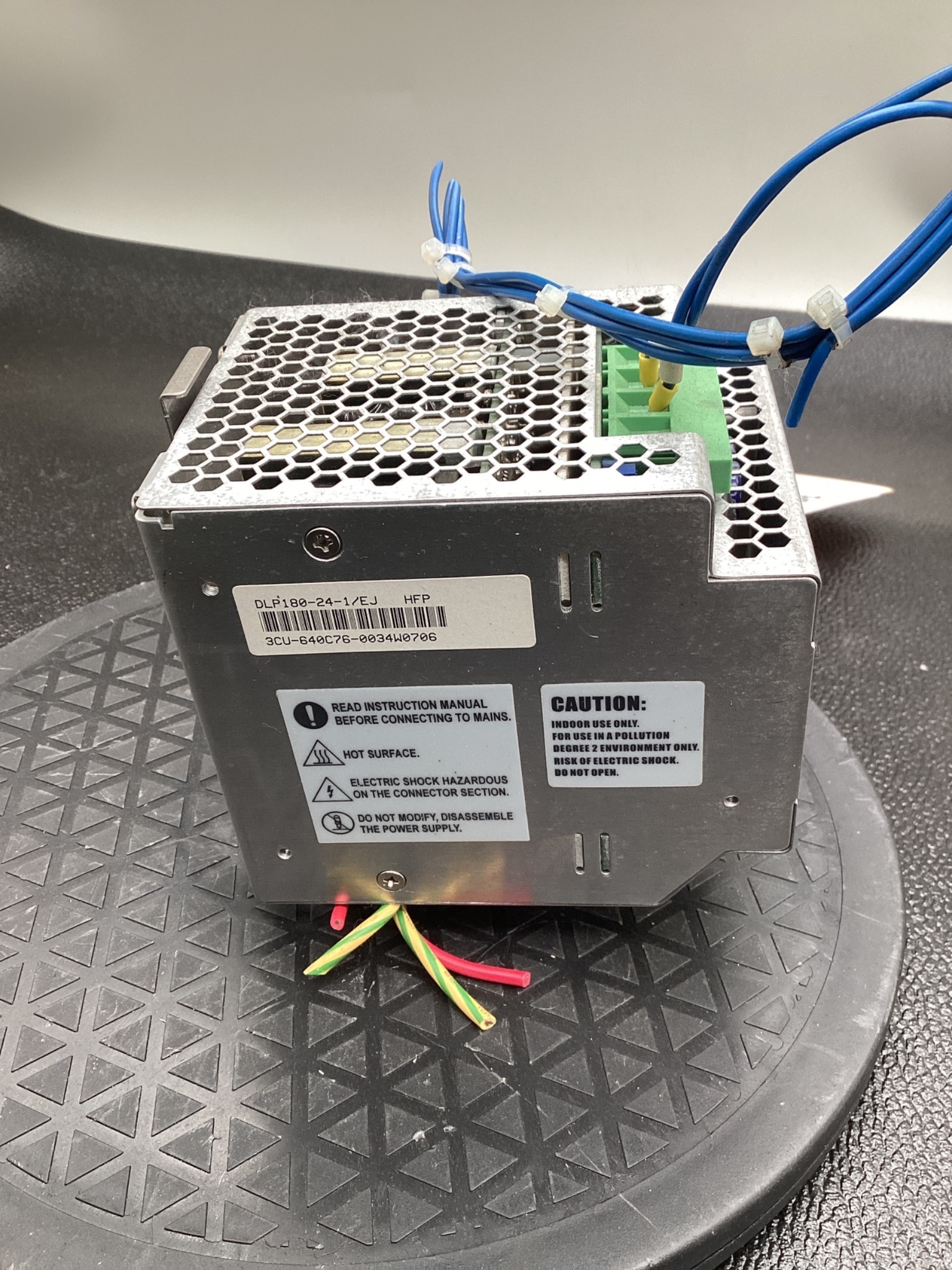 LAMBDA DLP180-24-1/EJ 24VDC DIN RAIL POWER SUPPLY USED 1