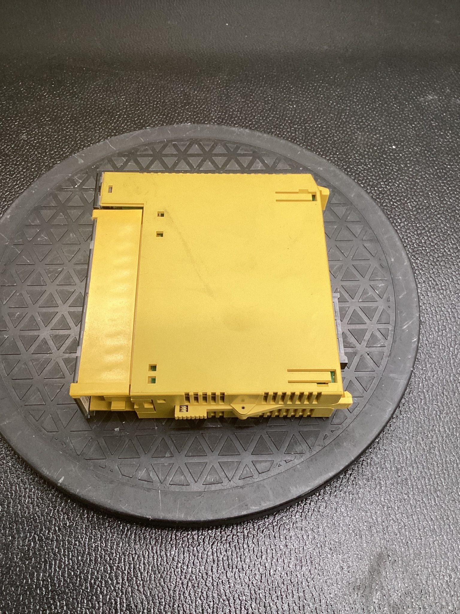 FANUC A03B-0819-C103 16PT DC INPUT MODULE AID16C USED 1