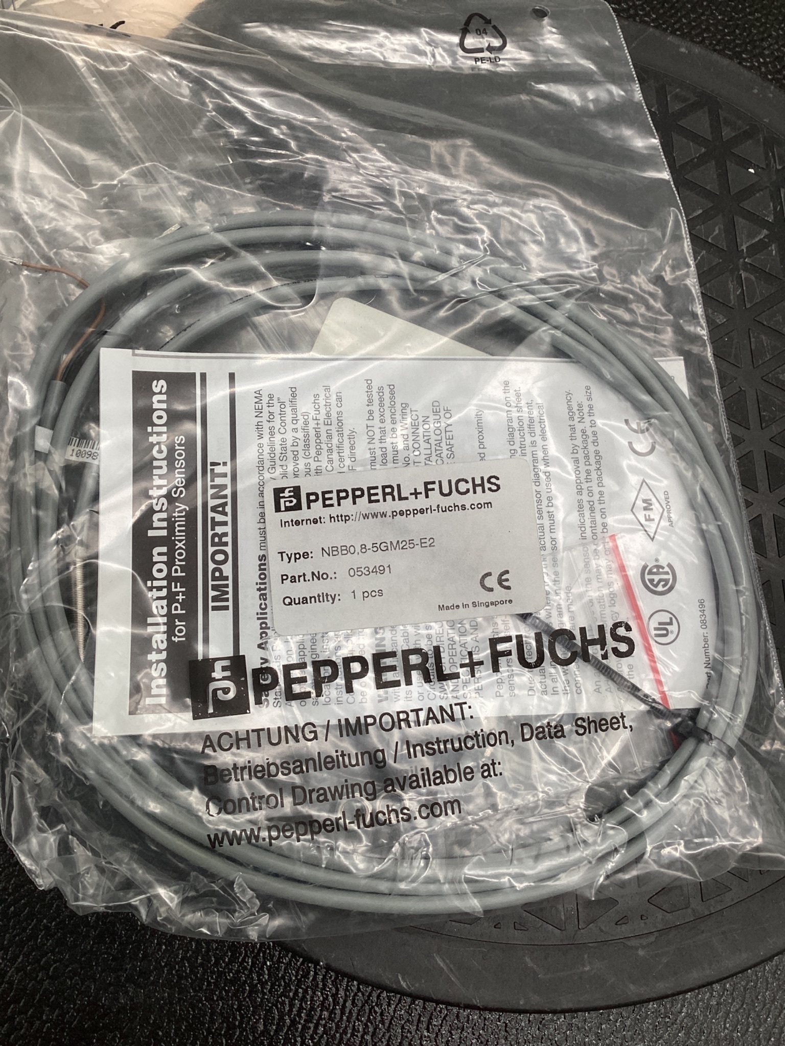PEPPERL+FUCHS 053491 INDUCTIVE PROXIMITY SENSOR NBB0.8-5GM25-E2 NEW 0