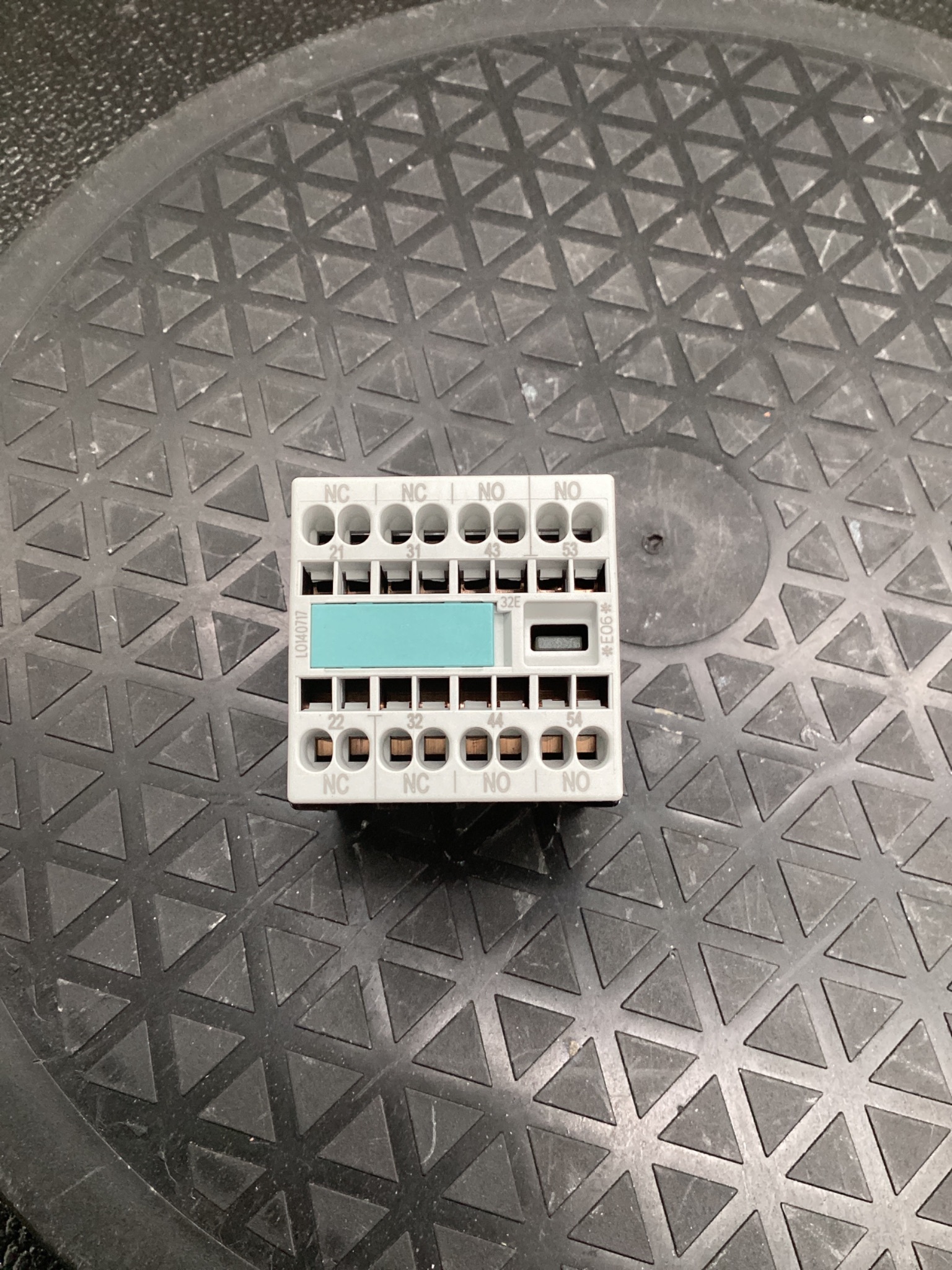 SIEMENS 3RH1911-2HA22 AUX CONTACT BLOCK 2NO 2NC NEW 3