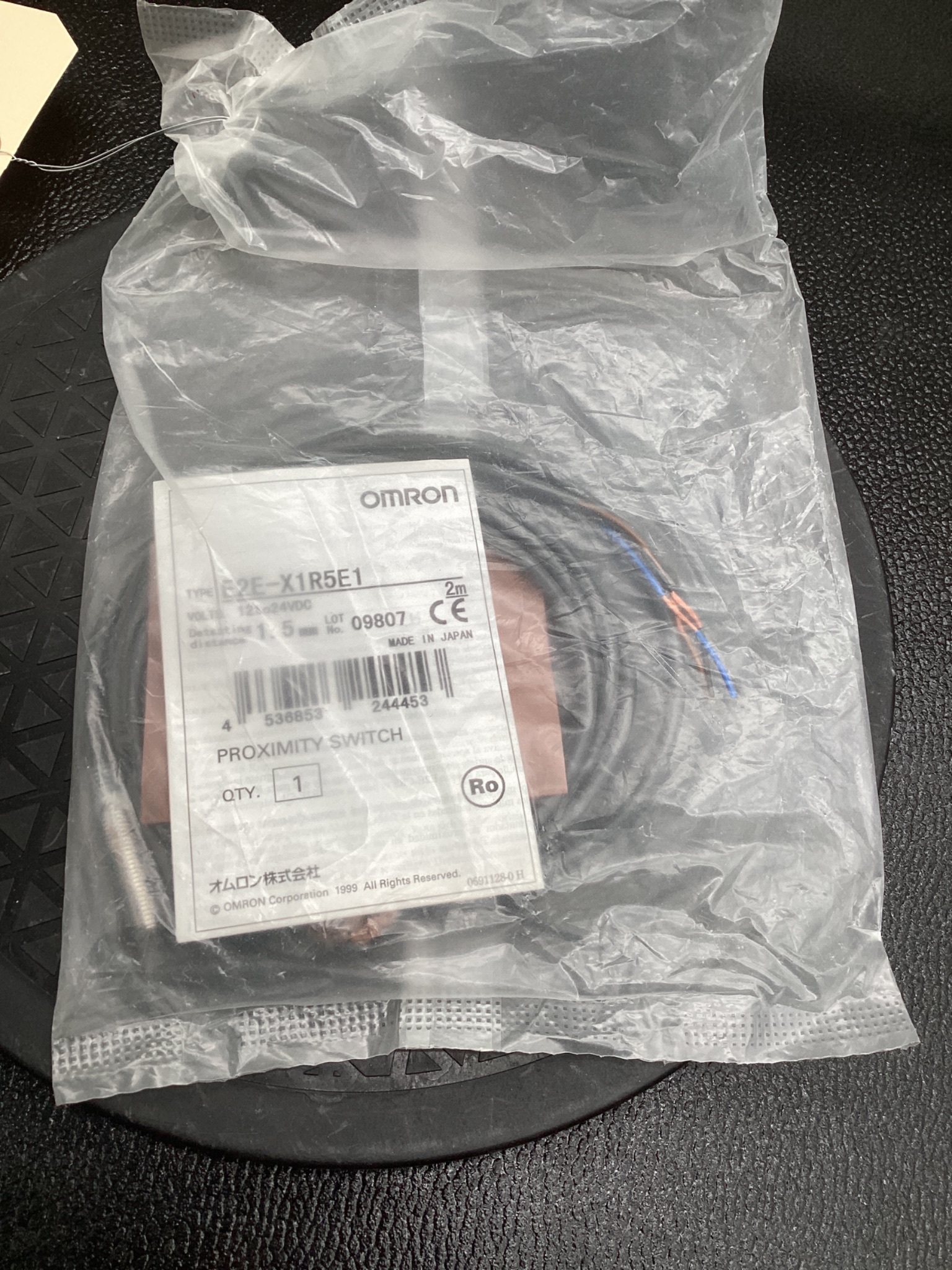 OMRON E2E-X1R5E1 PROXIMITY SENSOR M8 NPN NO 1.5MM NEW 0